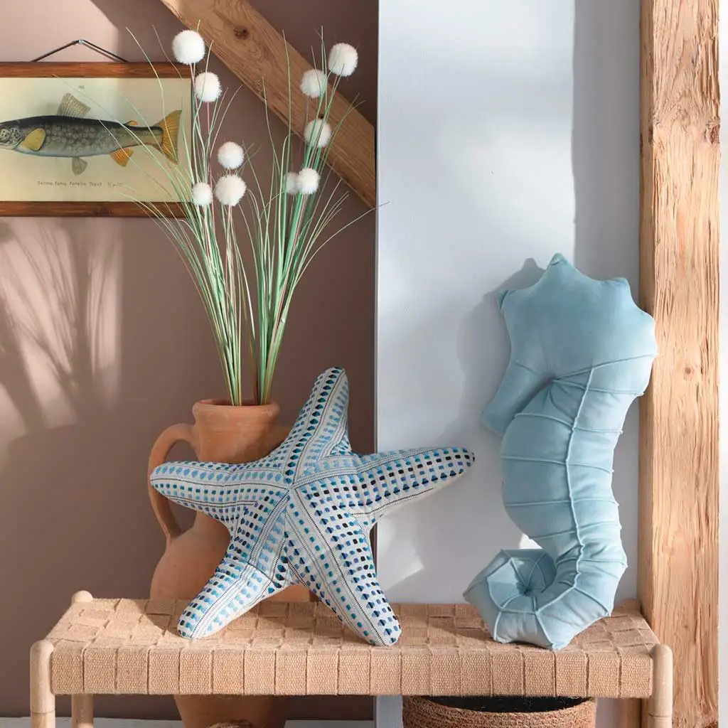 Décoration maritime : étoile de mer bleue et hippocampe pour une décoration estivale de votre intérieur