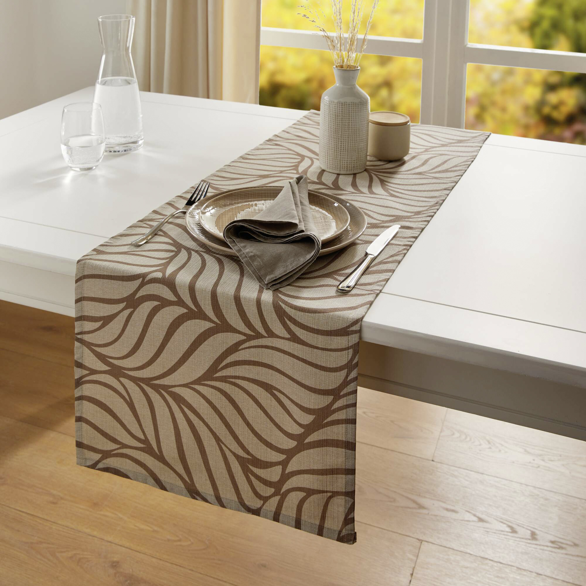 Acheter Chemin de table "art abstrait de feuilles"  dans la boutique en ligne de Frank Flechtwaren