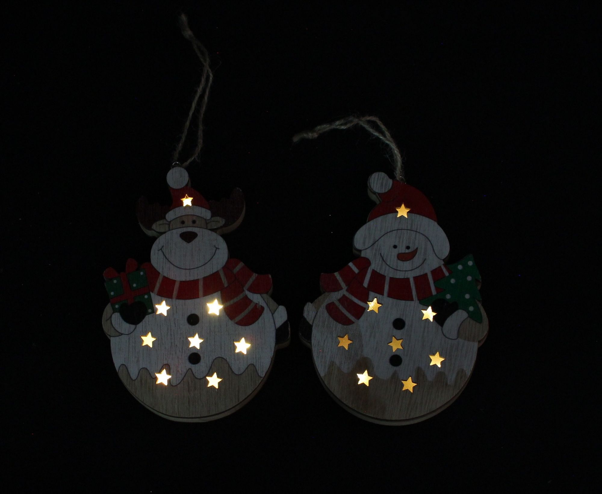 Acheter 2 suspensions LED "bonhomme de neige &amp; élan"  dans la boutique en ligne de Frank Flechtwaren pour Noël