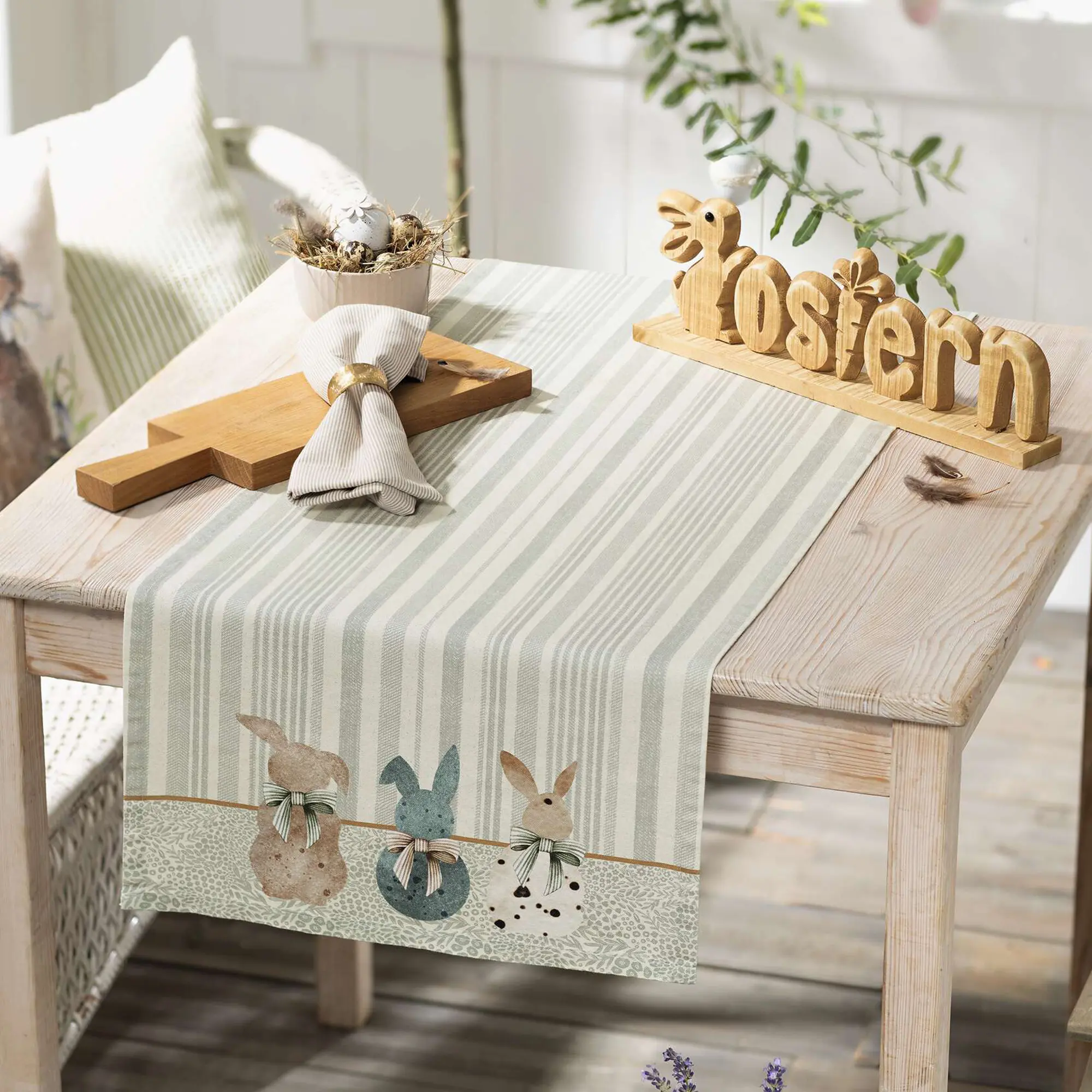Acheter Chemin de table "trio de lapins"  dans la boutique en ligne de Frank Flechtwaren