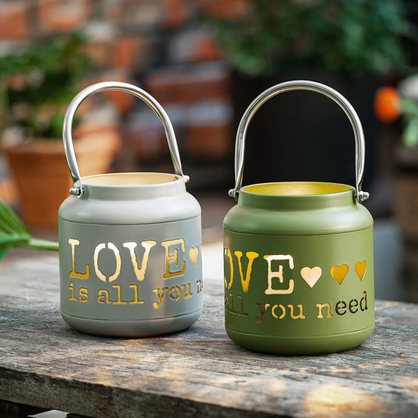 Acheter Lot de 2 lanternes "love"  dans la boutique en ligne de Frank Flechtwaren