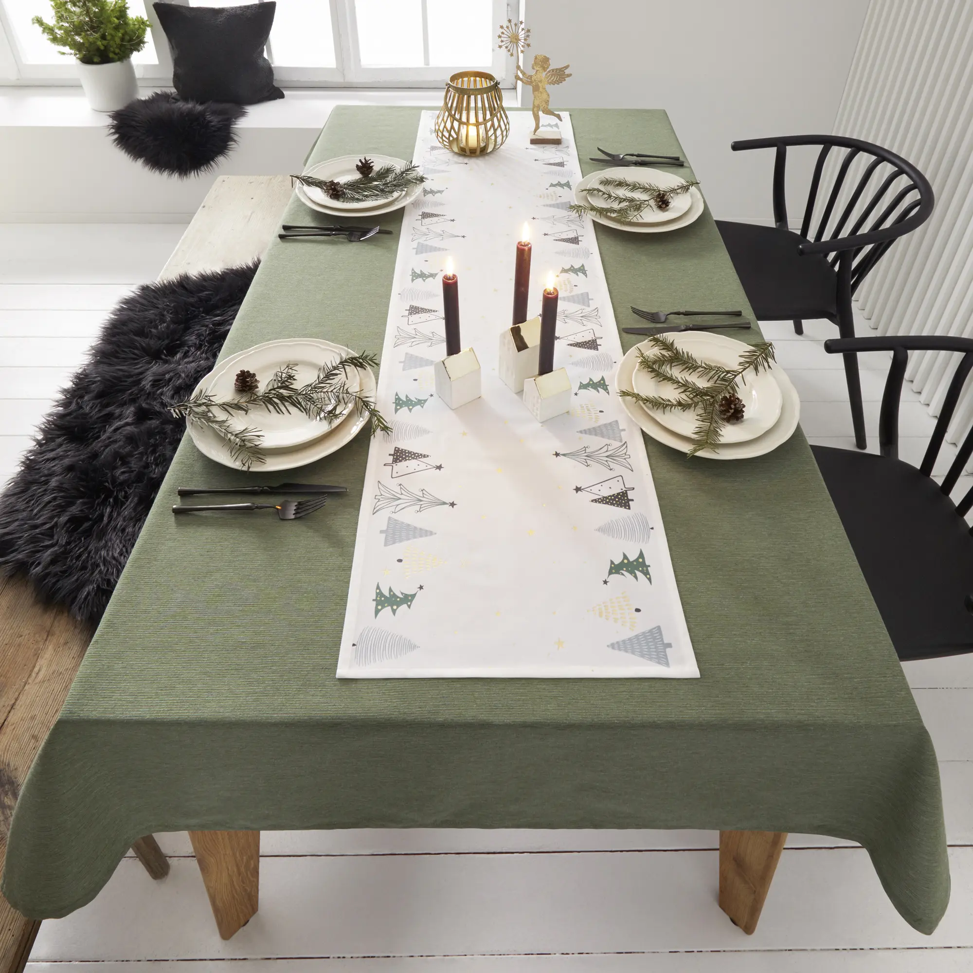 Acheter Chemin de table "petits sapins"  dans la boutique en ligne de Frank Flechtwaren