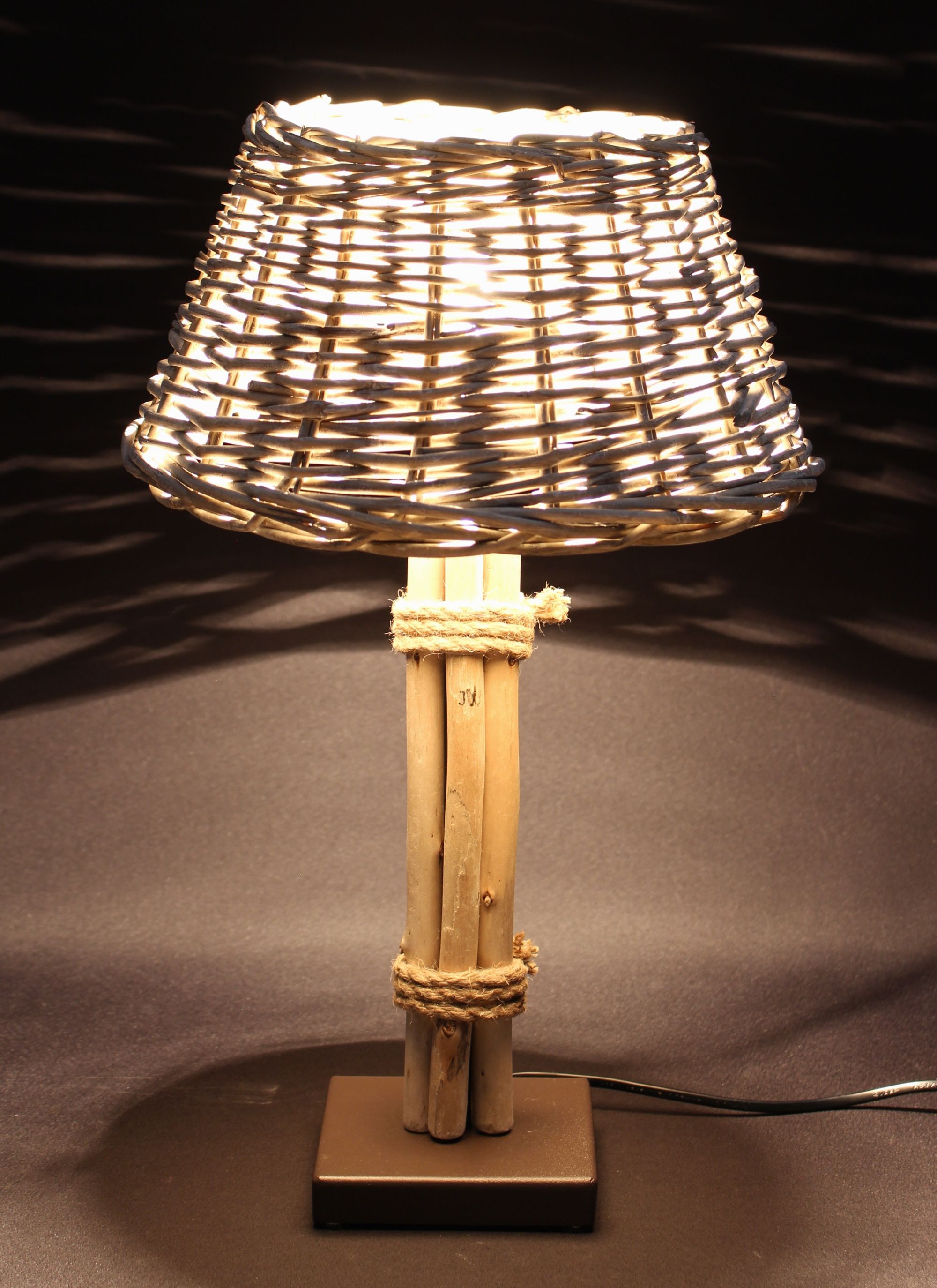 Acheter Lampe de table "charme"  dans la boutique en ligne de Frank Flechtwaren pour Noël