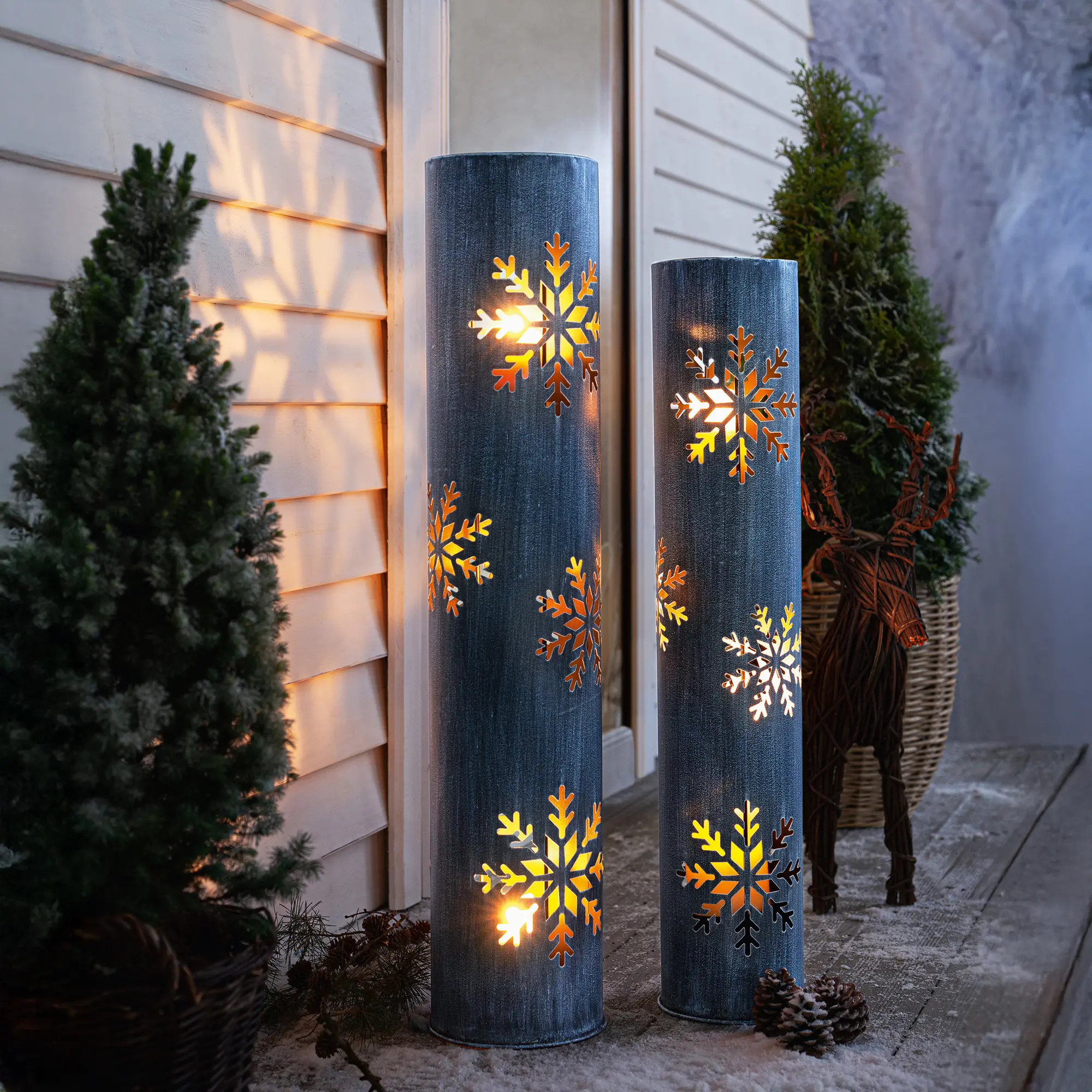 Acheter Lot de 2 colonnes-luminions "flocons de neige"  dans la boutique en ligne de Frank Flechtwaren