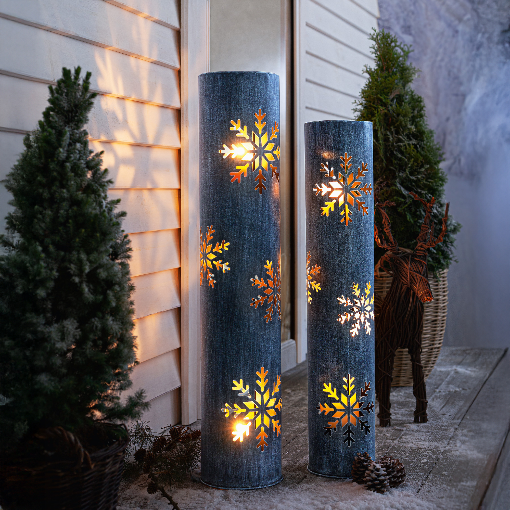 Acheter Lot de 2 colonnes-luminions "flocons de neige"  dans la boutique en ligne de Frank Flechtwaren pour Lumières de Noël