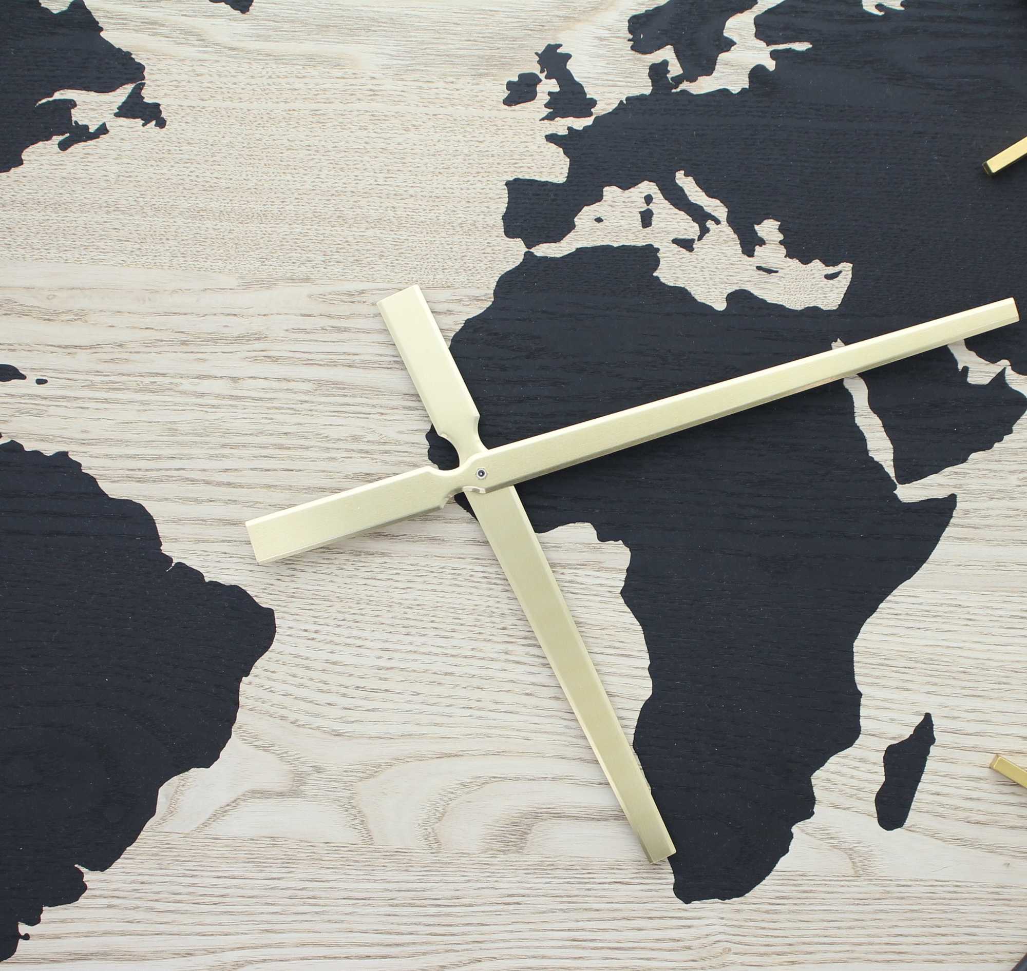 Acheter Horloge murale "Globe-trotteur"  dans la boutique en ligne de Frank Flechtwaren pour Horloges