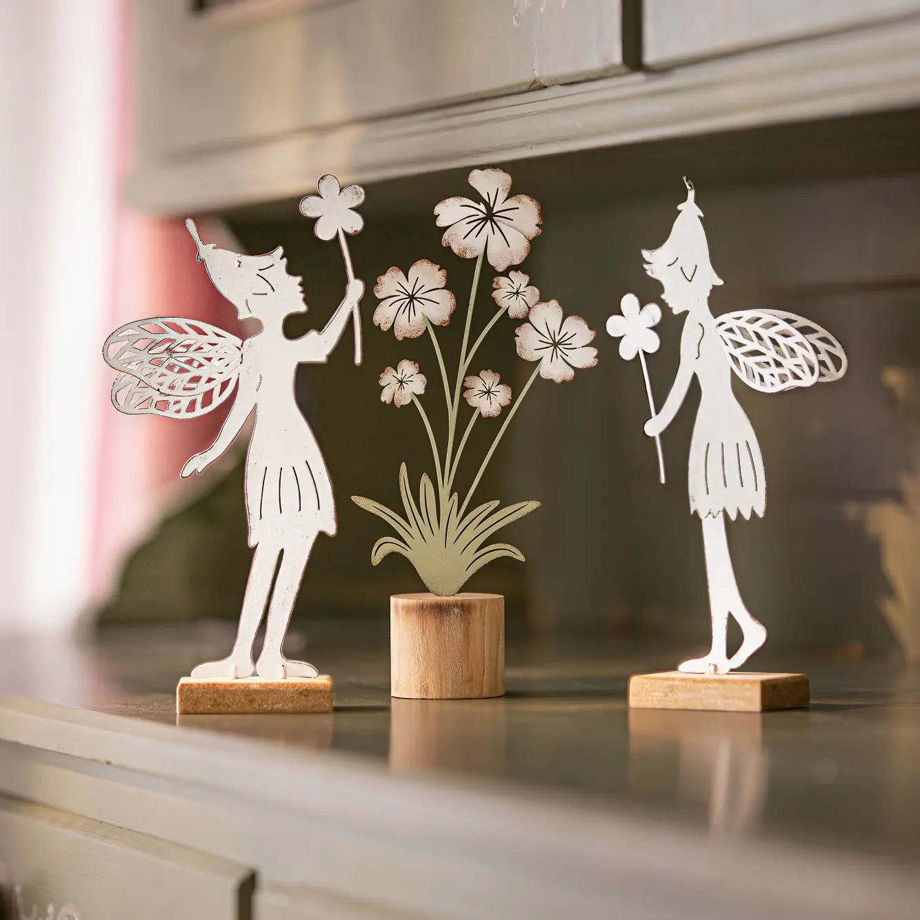 Acheter Lot de 2 figurines "fées des fleurs"  dans la boutique en ligne de Frank Flechtwaren pour Pâques