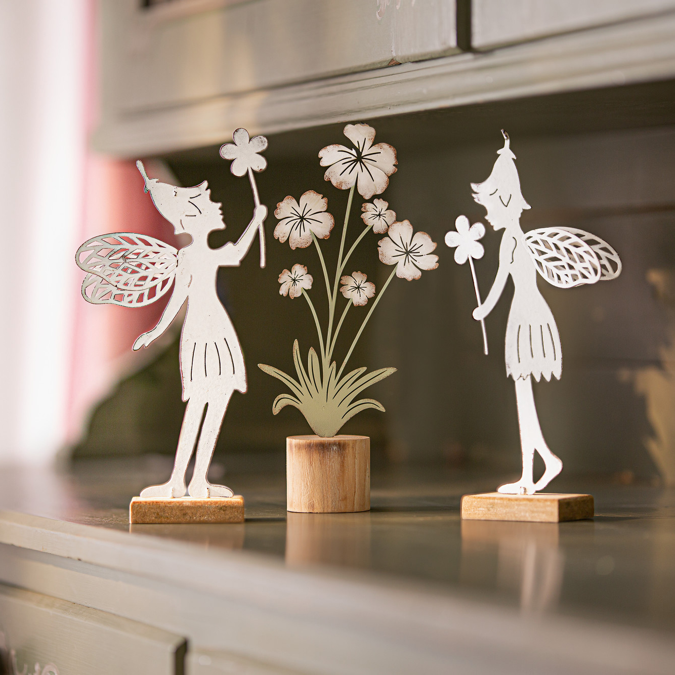 Acheter Lot de 2 figurines "fées des fleurs"  dans la boutique en ligne de Frank Flechtwaren pour Pâques