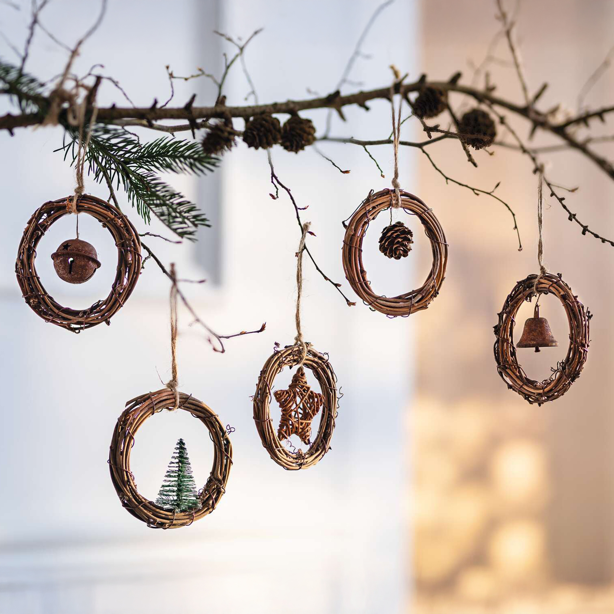 Acheter Lot de 5 suspensions "mini couronne"  dans la boutique en ligne de Frank Flechtwaren