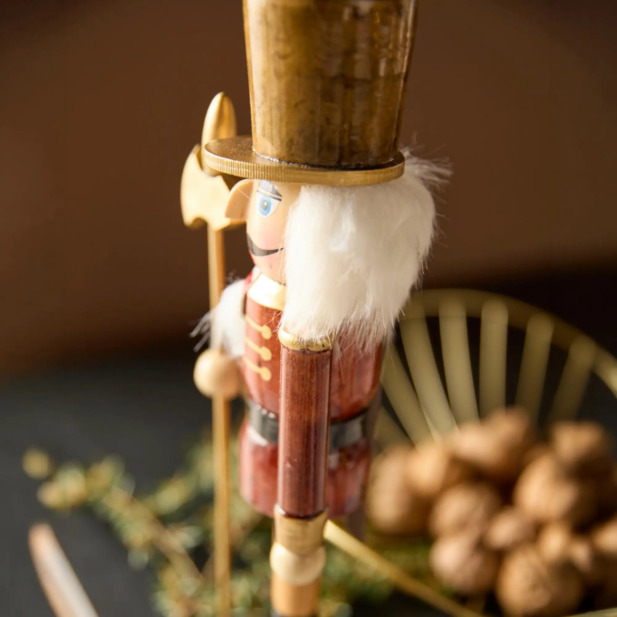Acheter Casse-noisettes décoratif « Lanze »  dans la boutique en ligne de Frank Flechtwaren pour Figurines