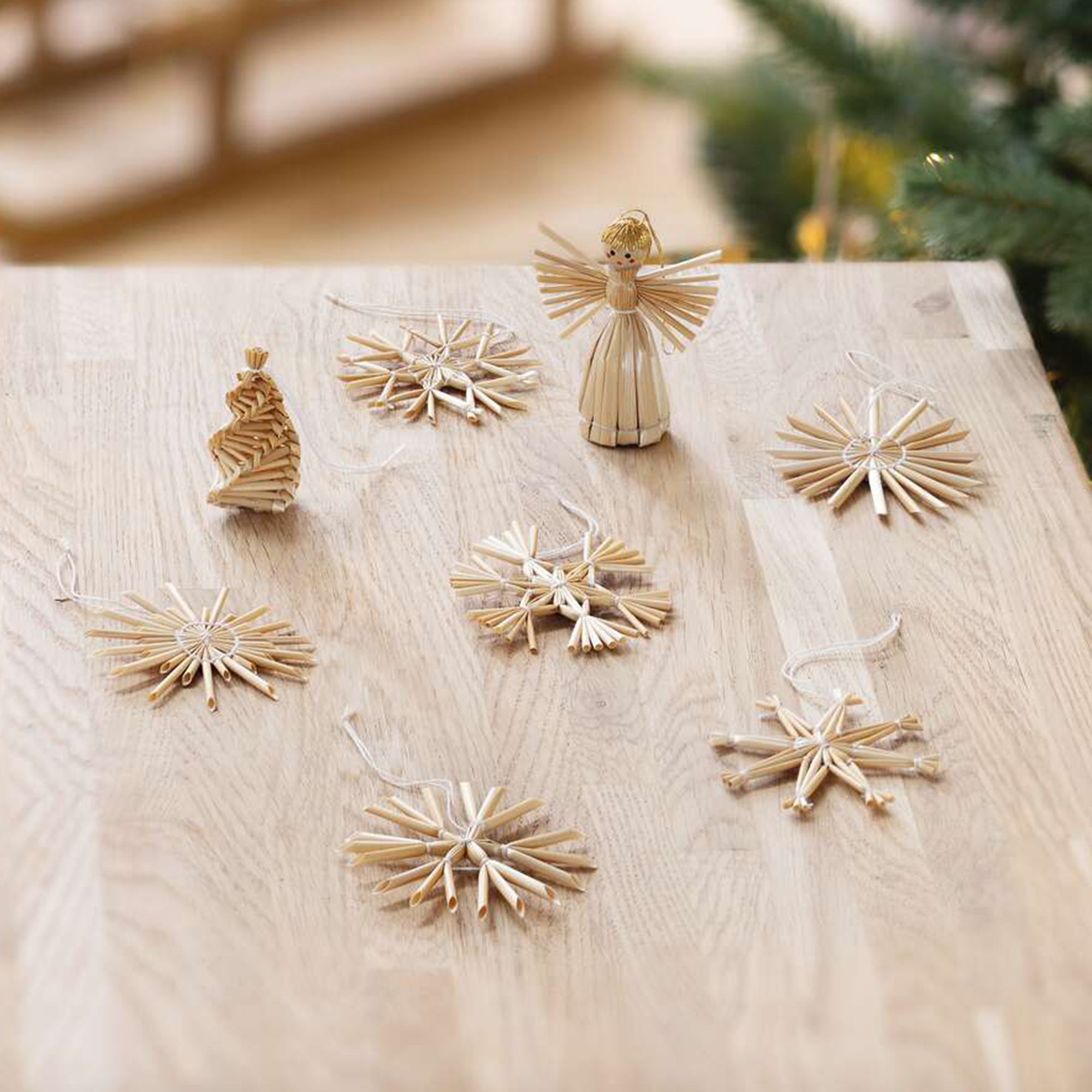 Acheter Lot de 60 déco en paille "tradition"  dans la boutique en ligne de Frank Flechtwaren pour Noël