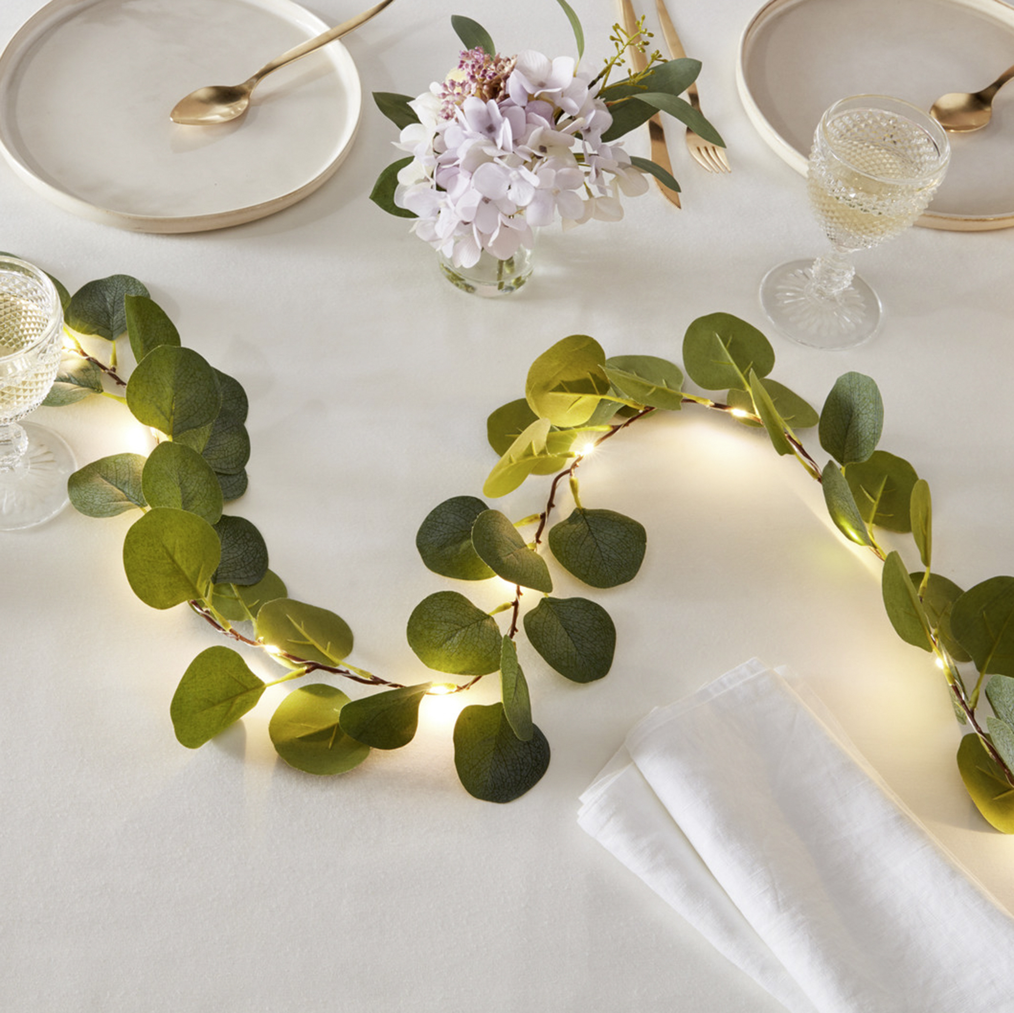 Acheter Guirlande LED "eucalyptus"  dans la boutique en ligne de Frank Flechtwaren