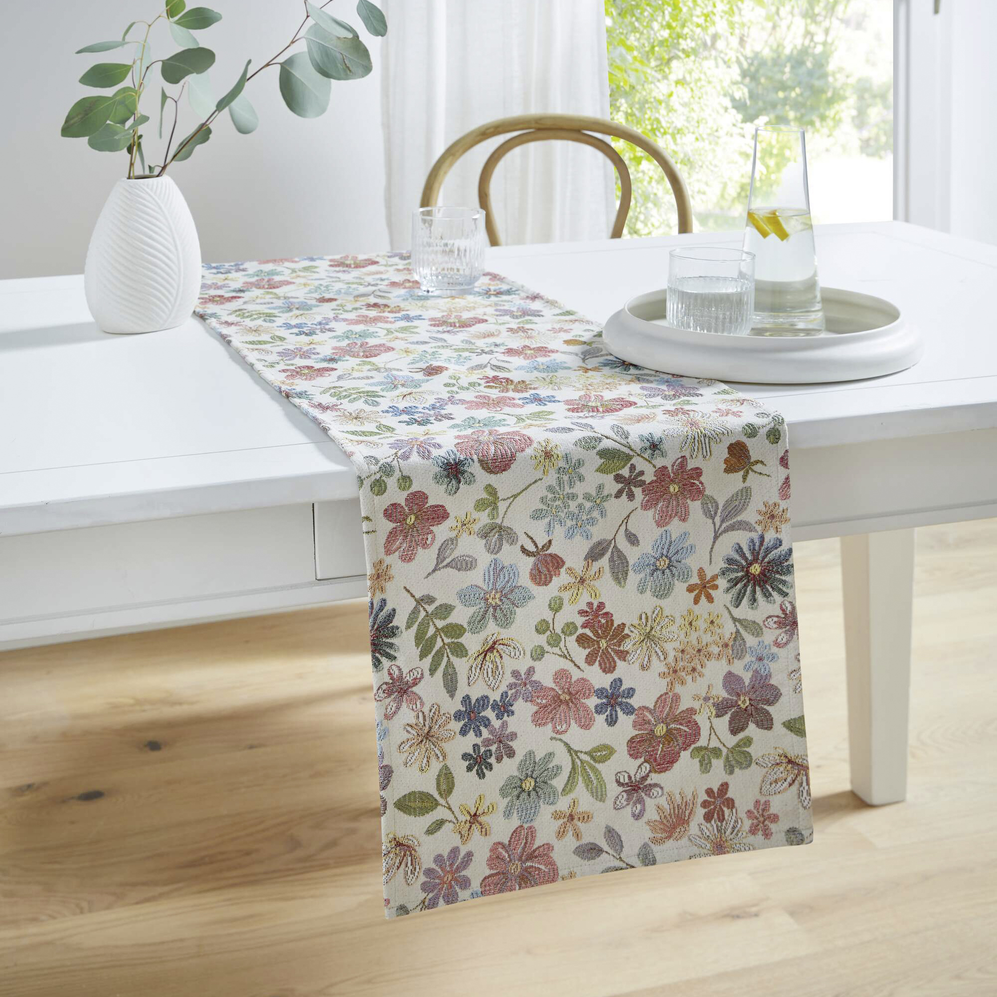 Acheter Chemin de table "Jacquard-Flowers"  dans la boutique en ligne de Frank Flechtwaren