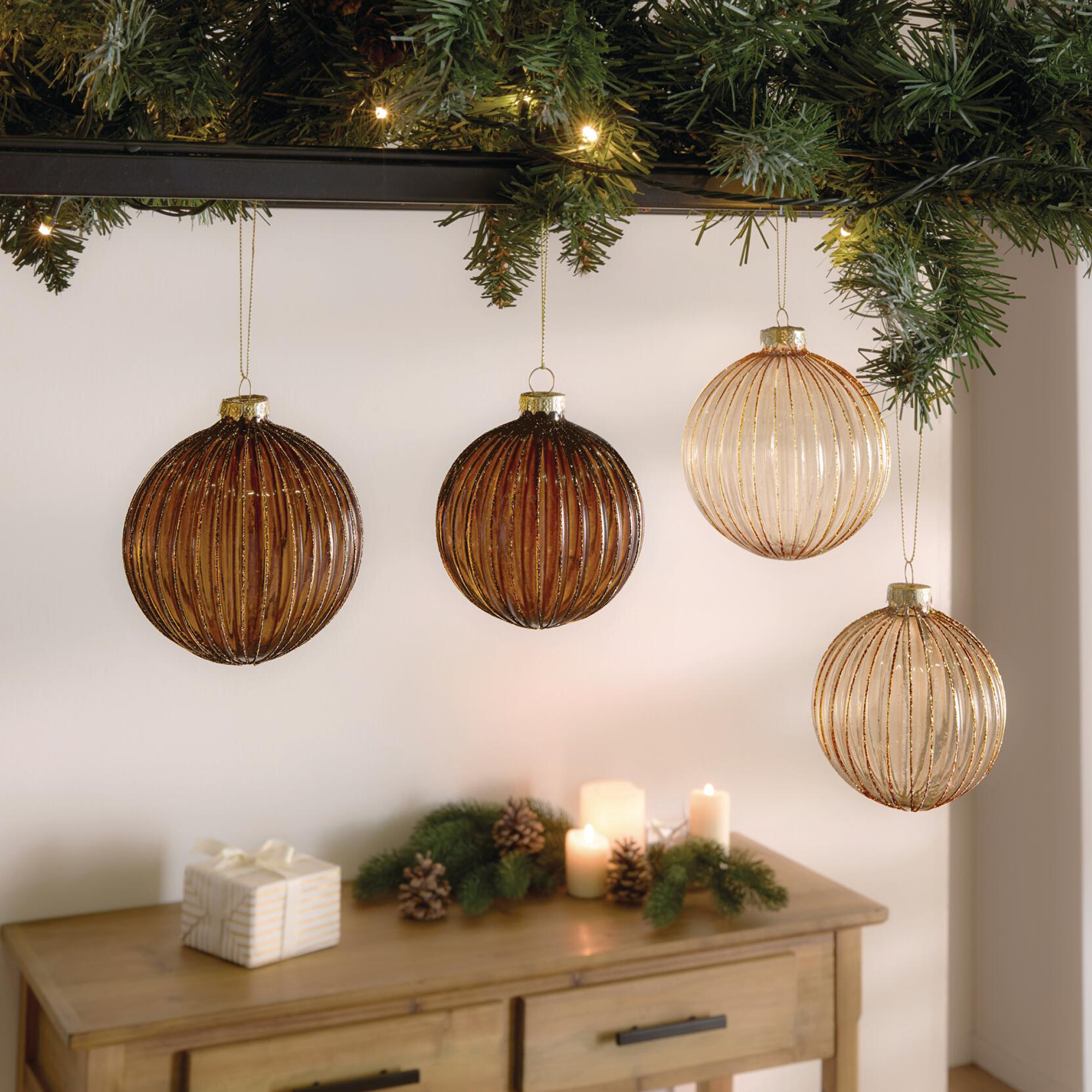 Acheter Boule « Shiny Brown », lot de 4 dans la boutique en ligne de Frank Flechtwaren pour Noël