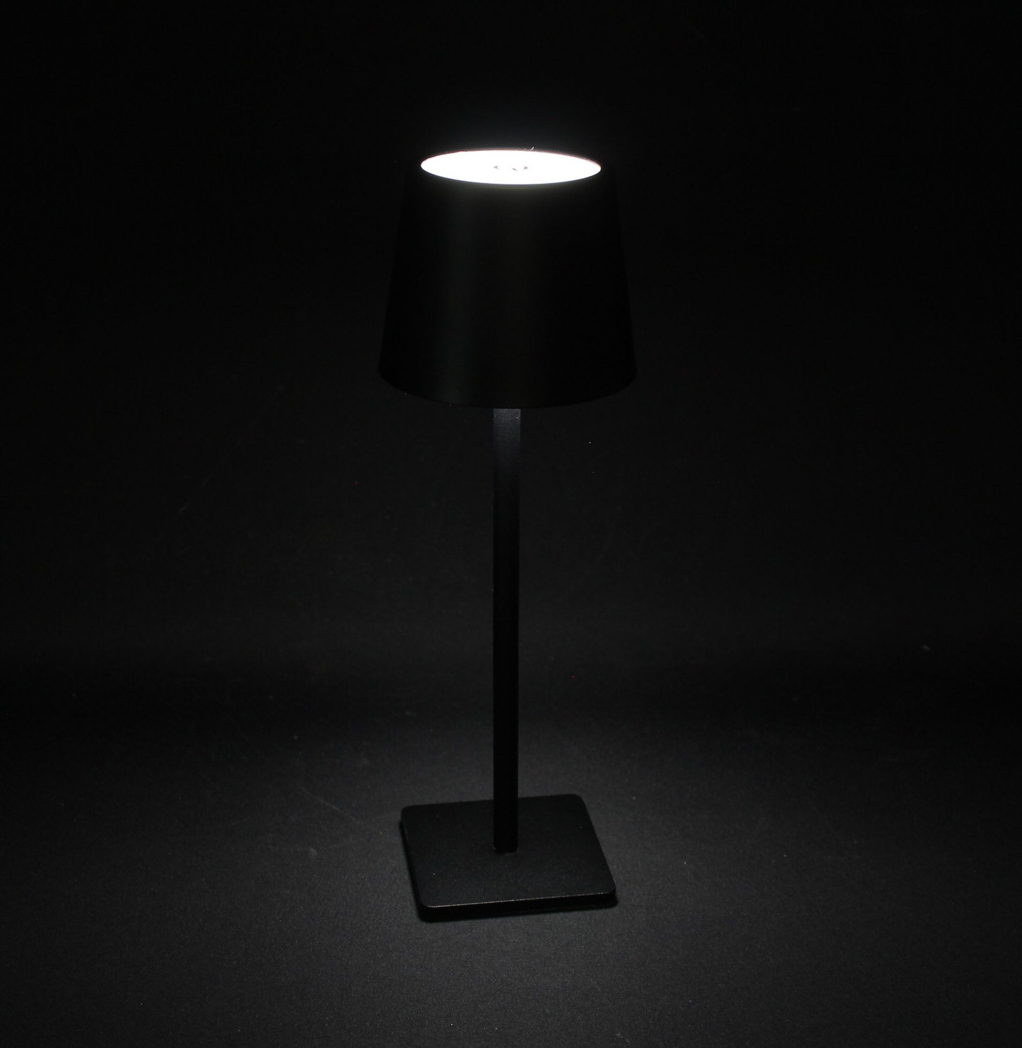 Acheter Lampe de table LED « Black Touch » dans la boutique en ligne de Frank Flechtwaren pour Éclairage LED