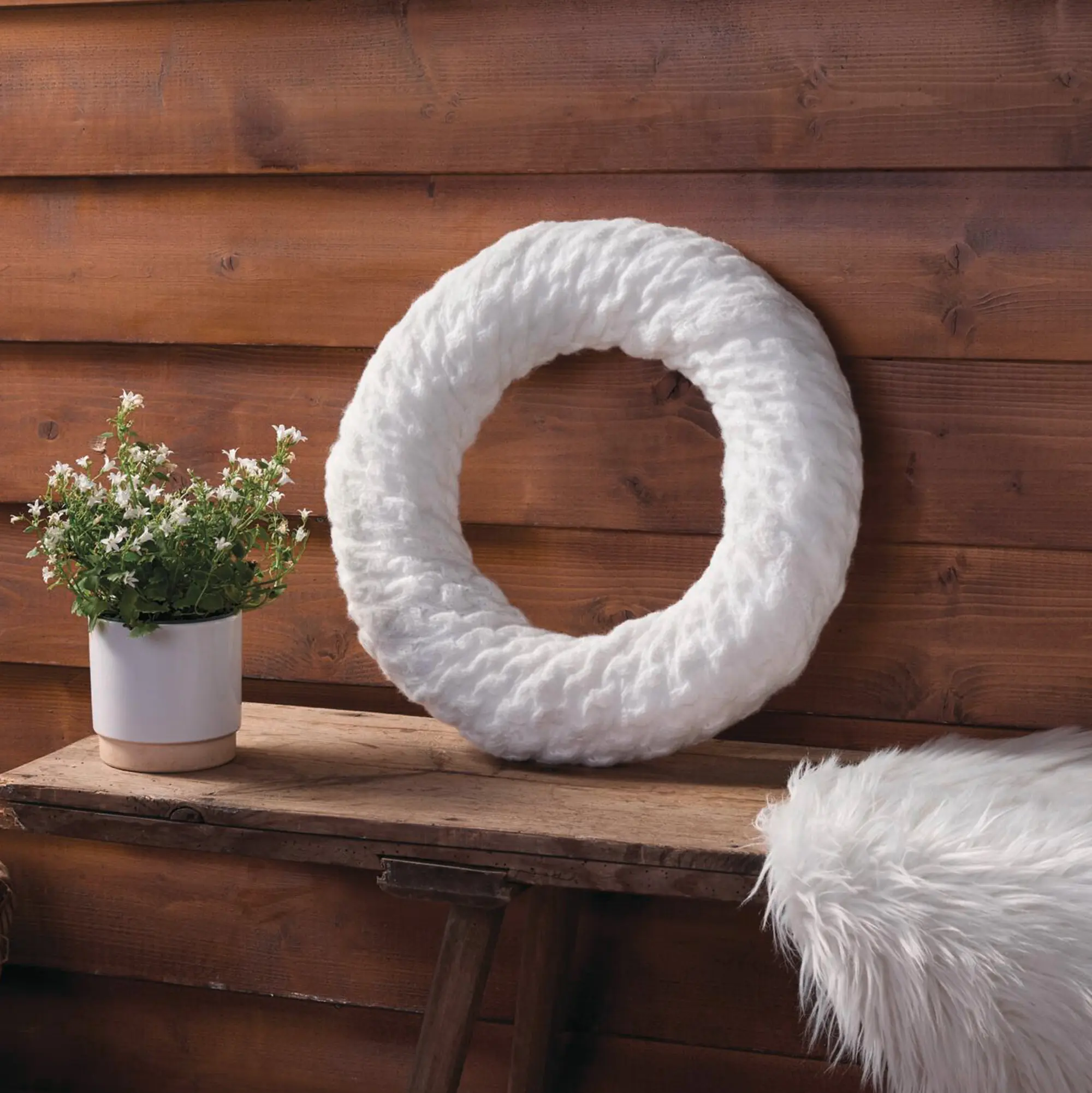 Acheter Couronne "tricot doux"  dans la boutique en ligne de Frank Flechtwaren pour Look de fête : menthe &amp; blanc