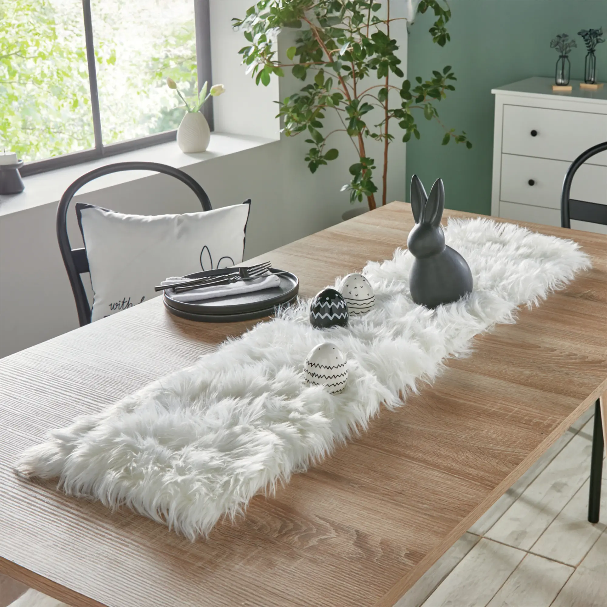 Acheter Chemin de table "fourrure"  dans la boutique en ligne de Frank Flechtwaren pour Noir et blanc