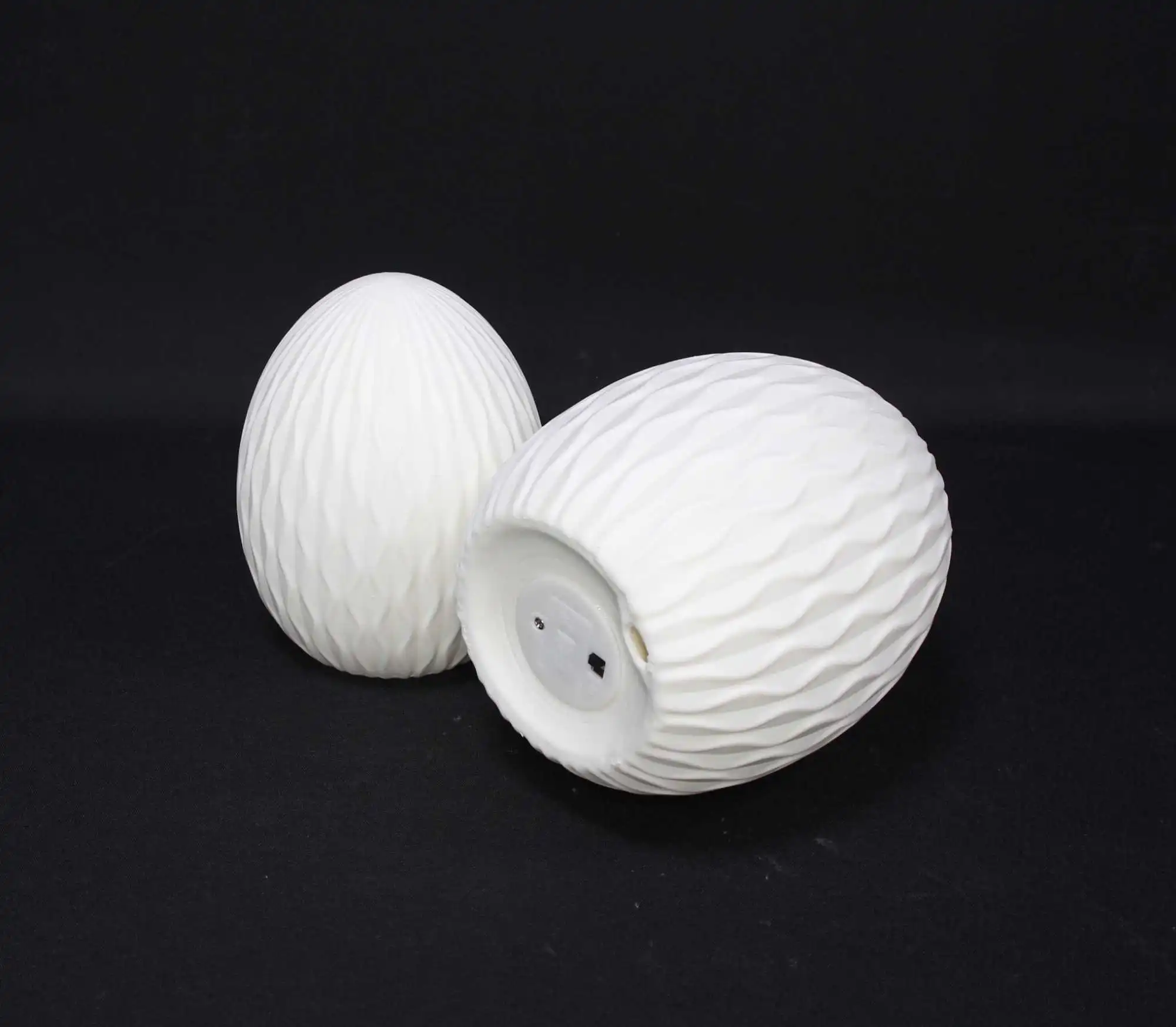 Acheter Lot de 2 oeufs LED "moderne"  dans la boutique en ligne de Frank Flechtwaren pour Noir et blanc