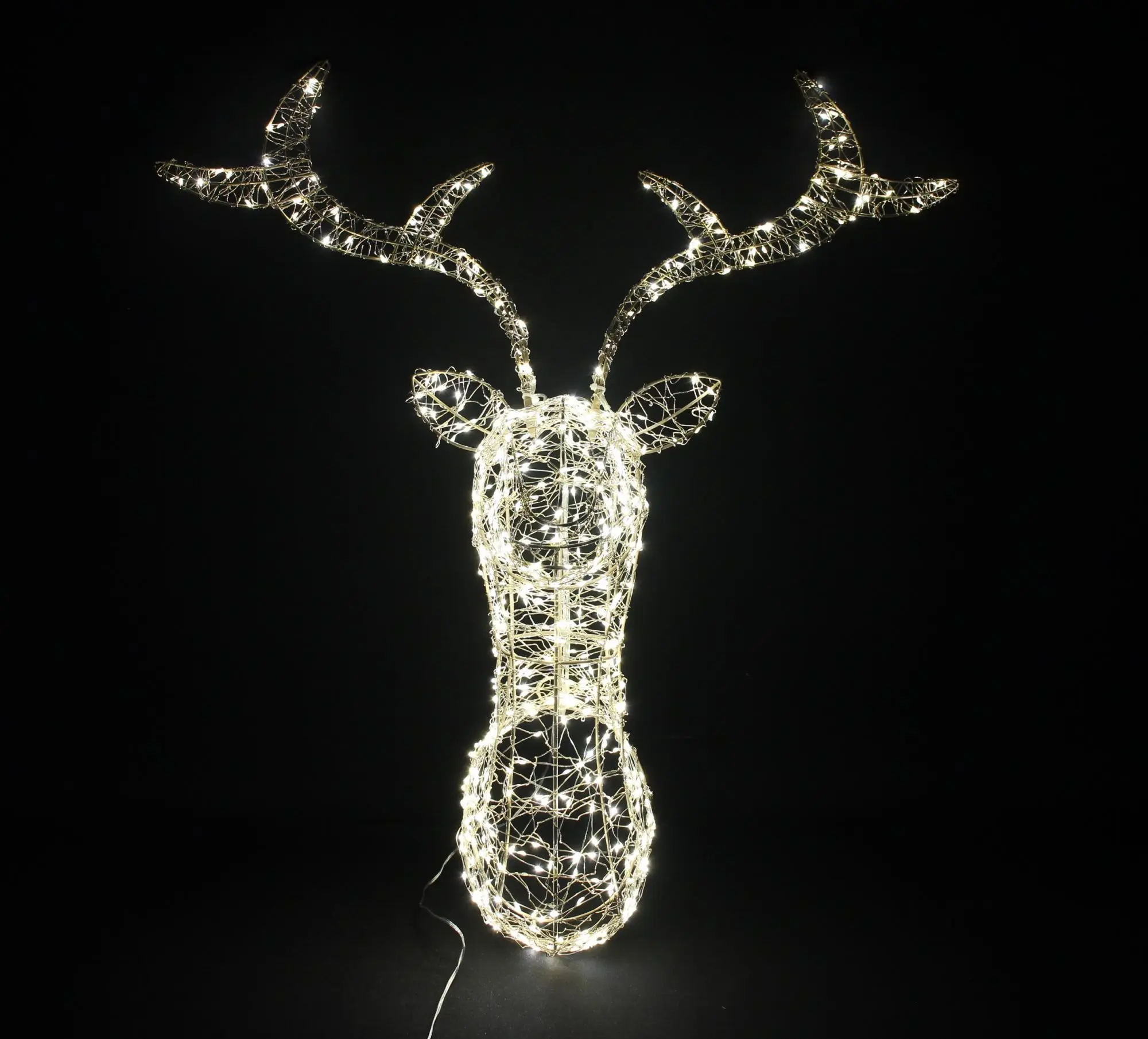 Acheter Décoration murale LED « Tête de cerf »  dans la boutique en ligne de Frank Flechtwaren pour Chalet