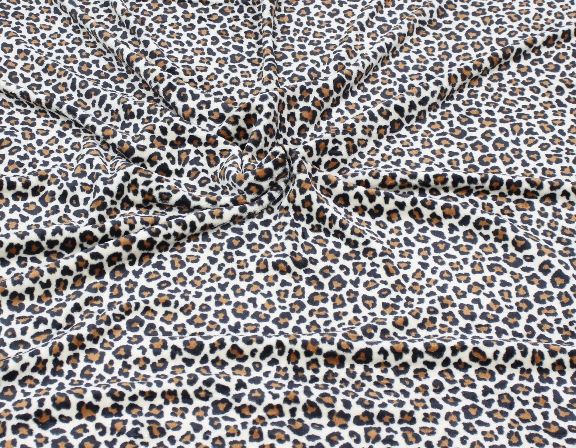 Acheter Couverture douillette « Leo »  dans la boutique en ligne de Frank Flechtwaren pour Imprimé animalier