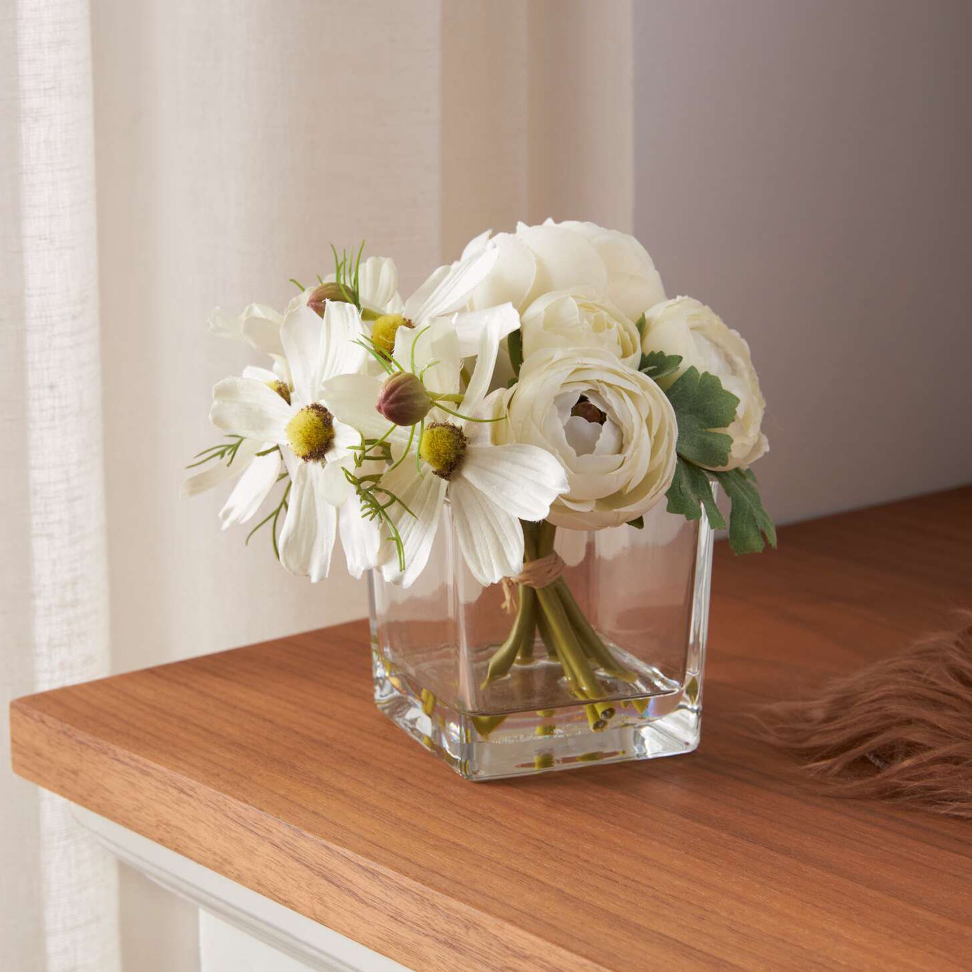 Acheter Vase décoratif "fleurs blanches"  dans la boutique en ligne de Frank Flechtwaren