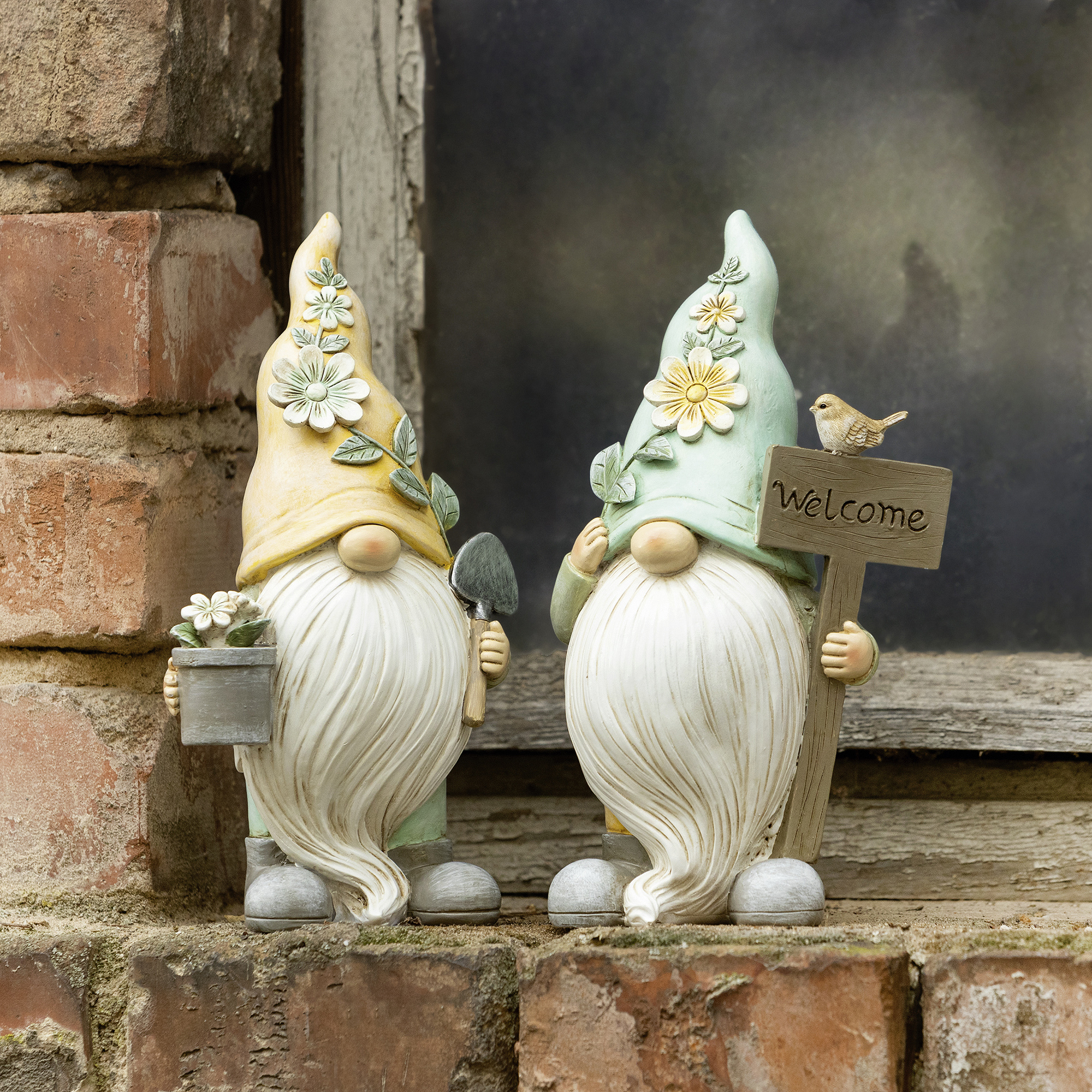 Acheter Lot de 2 lutins "jardinage"  dans la boutique en ligne de Frank Flechtwaren