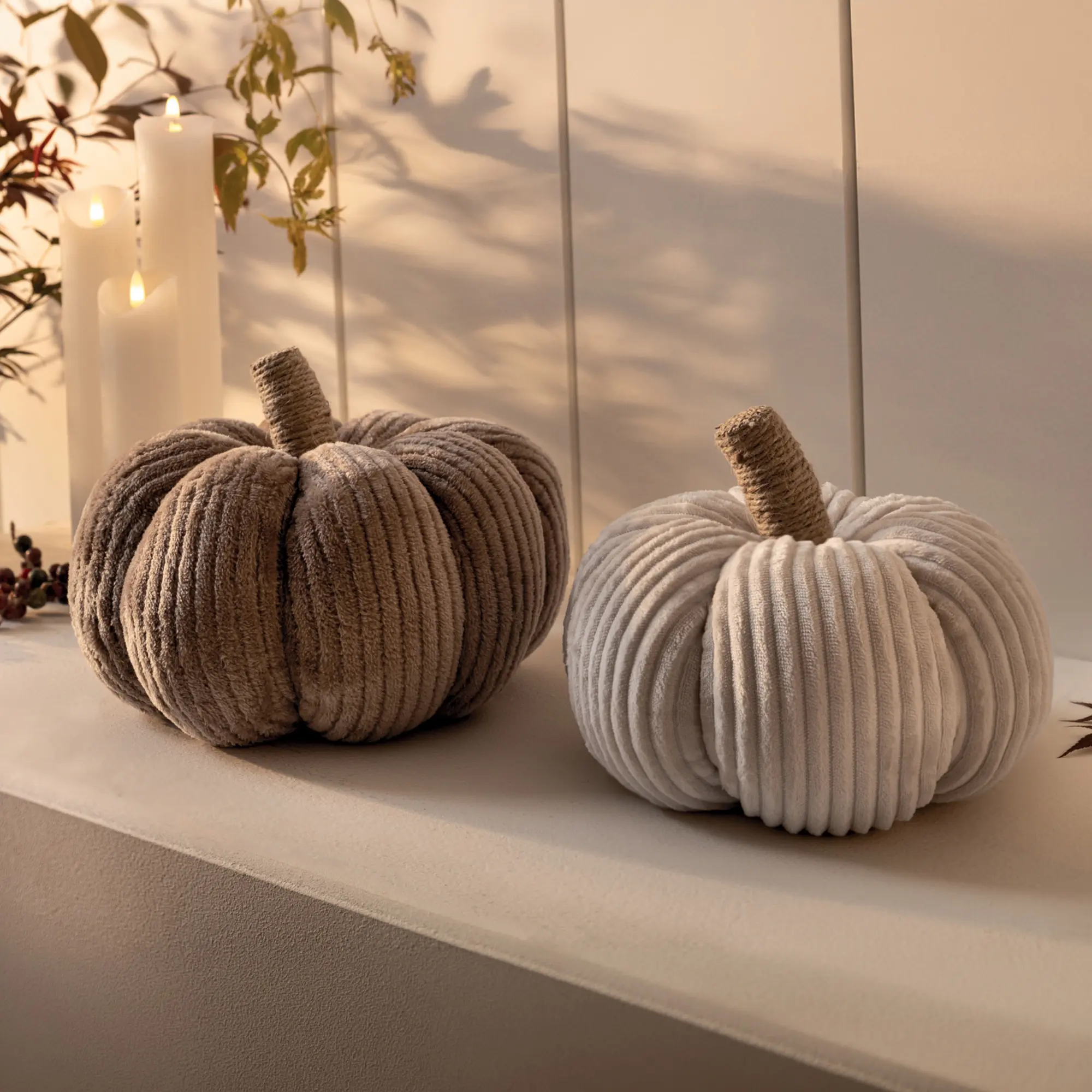 Acheter Lot de 2 citrouilles "velours côtelé"  dans la boutique en ligne de Frank Flechtwaren