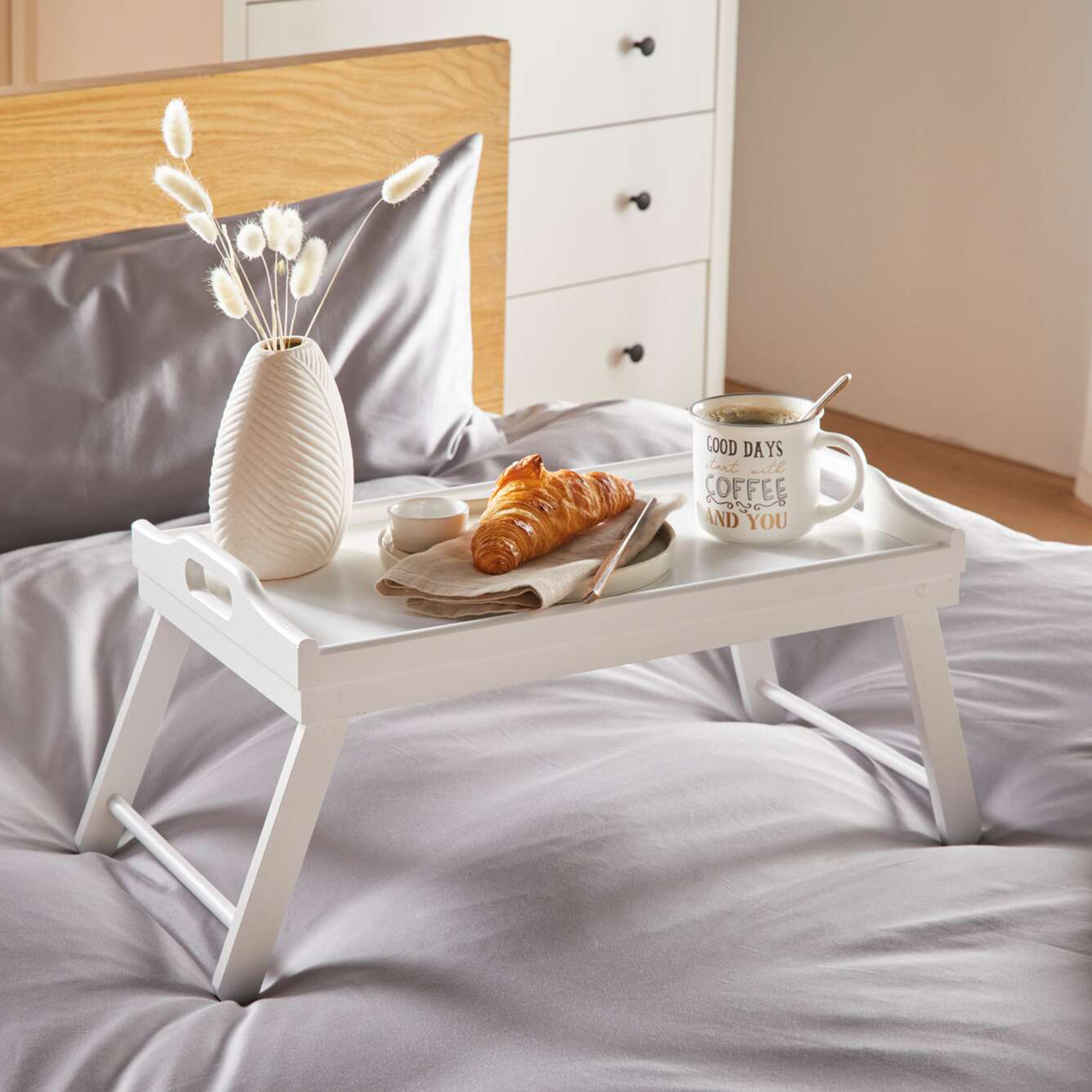 Acheter Plateau sur pied "Simply White"  dans la boutique en ligne de Frank Flechtwaren