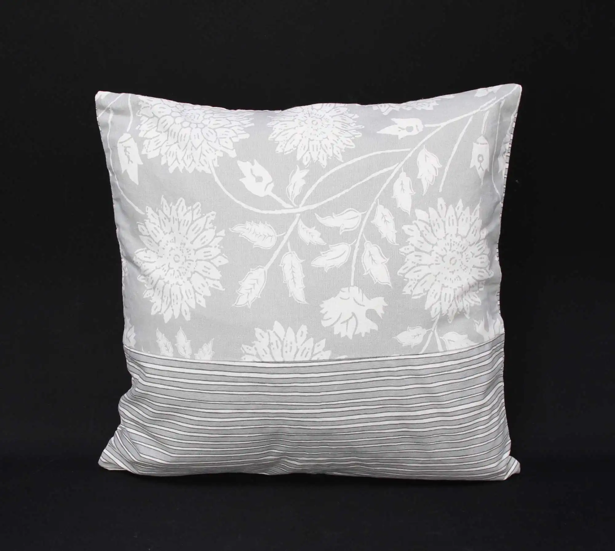 Acheter Housse de coussin "Flora" dans la boutique en ligne de Frank Flechtwaren pour Remplissages Acheter Housse de coussin "Flora" dans la boutique en ligne de Frank Flechtwaren pour Remplissages
