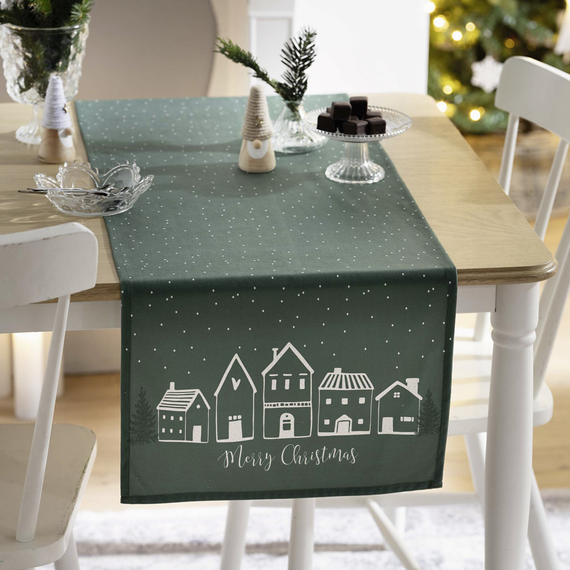 Acheter Chemin de table "village d'hiver"  dans la boutique en ligne de Frank Flechtwaren