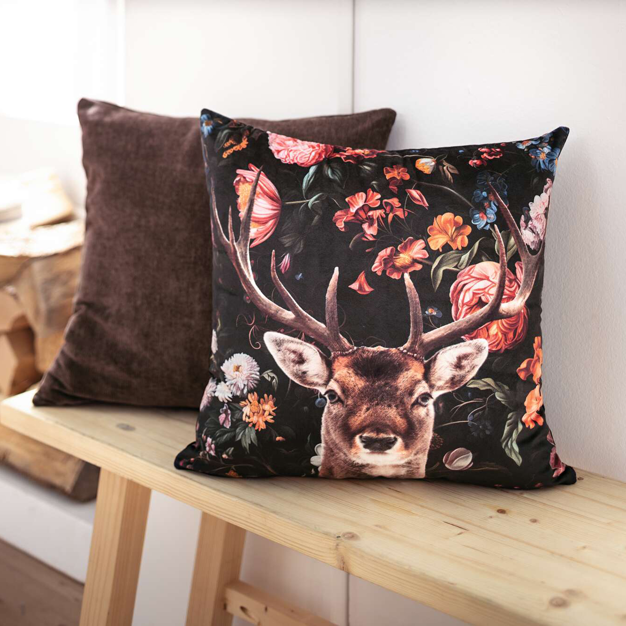 Acheter Housse de coussin "cerf fleuri"  dans la boutique en ligne de Frank Flechtwaren