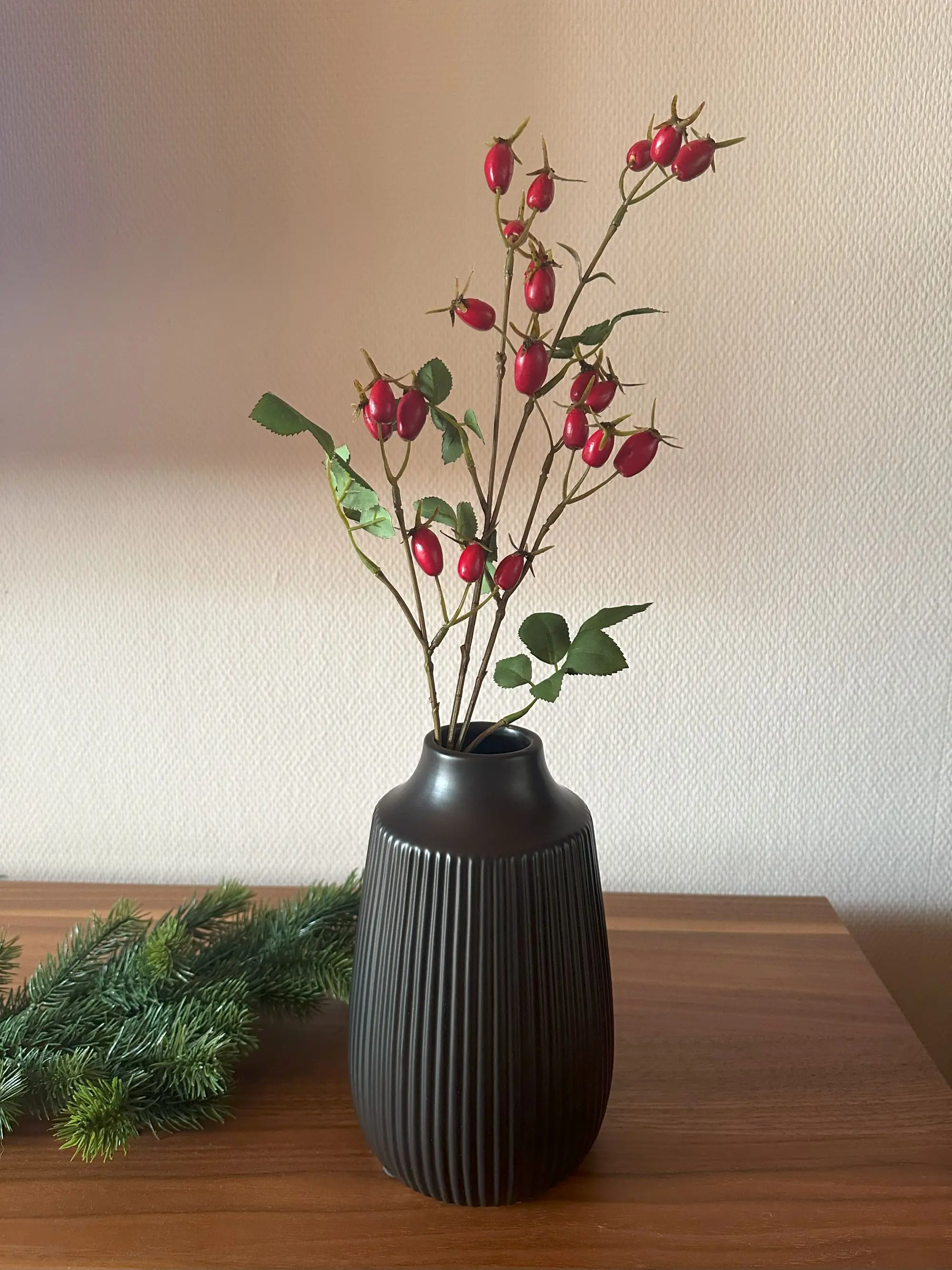 Acheter Branche artificielle "Cynorrhodons" dans la boutique en ligne de Frank Flechtwaren pour Noël Acheter Branche artificielle "Cynorrhodons" dans la boutique en ligne de Frank Flechtwaren pour Noël