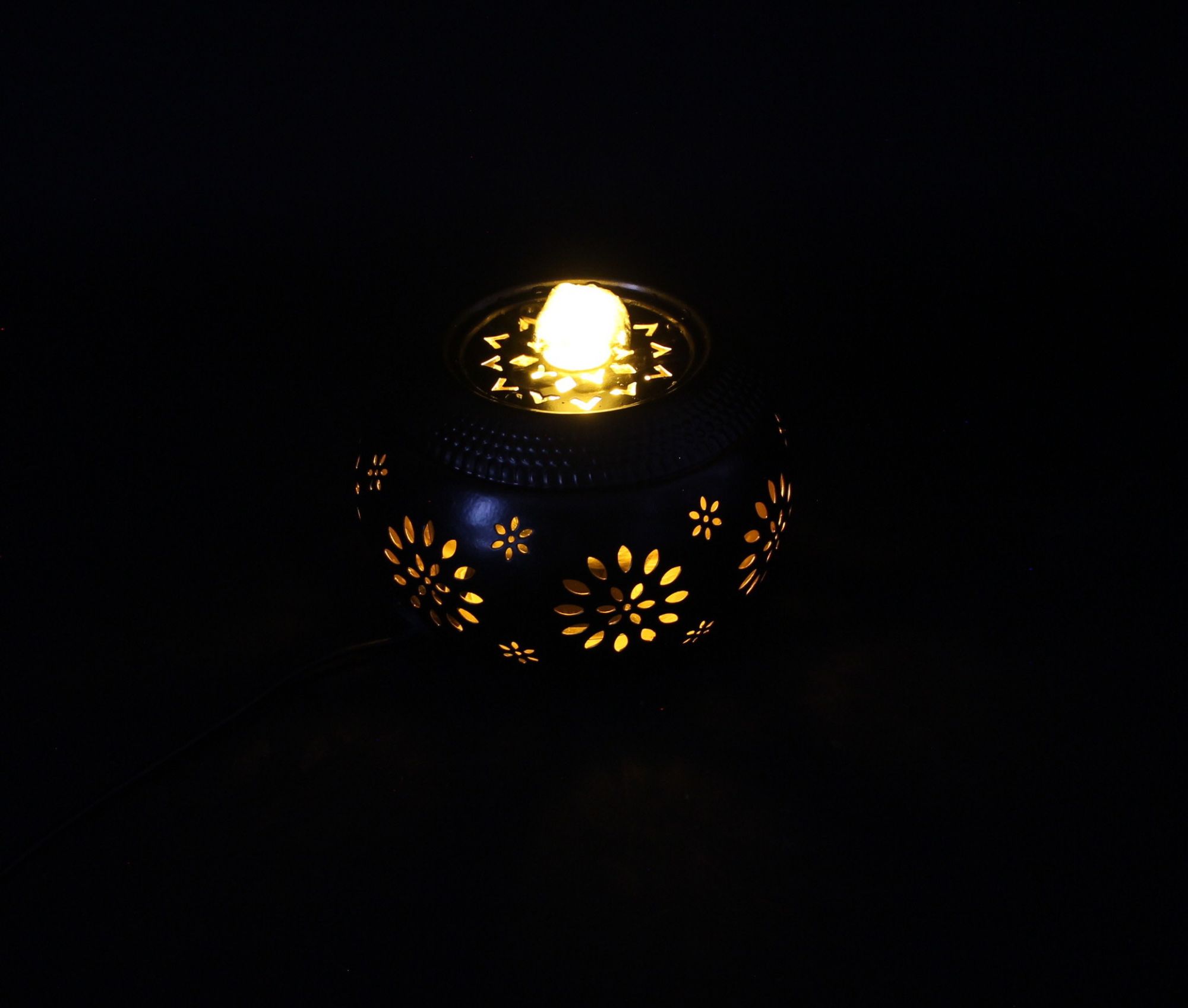 Acheter Fontaine de table LED "Fleurs"  dans la boutique en ligne de Frank Flechtwaren pour Décorations