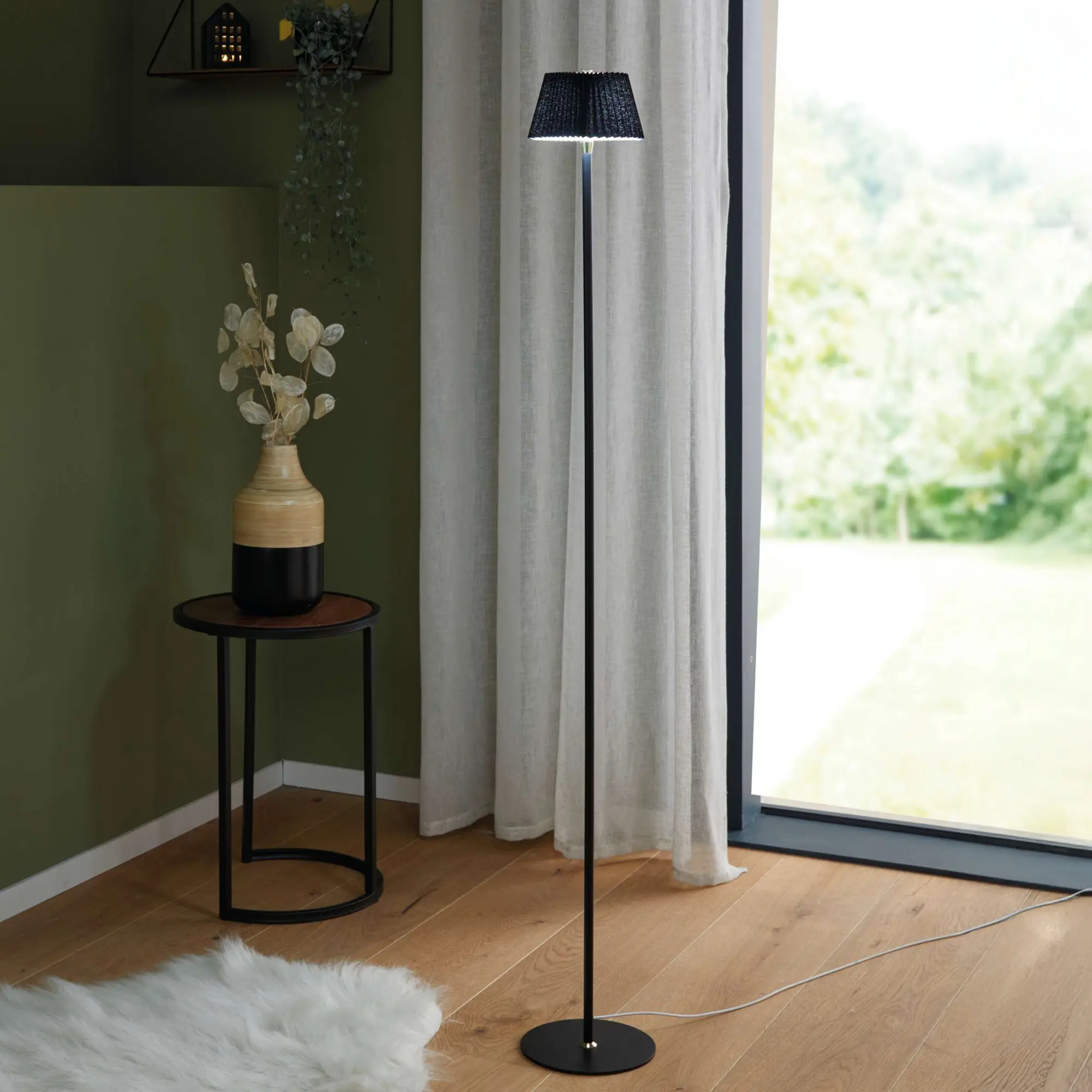 Acheter Lampadaire LED "élégance"  dans la boutique en ligne de Frank Flechtwaren