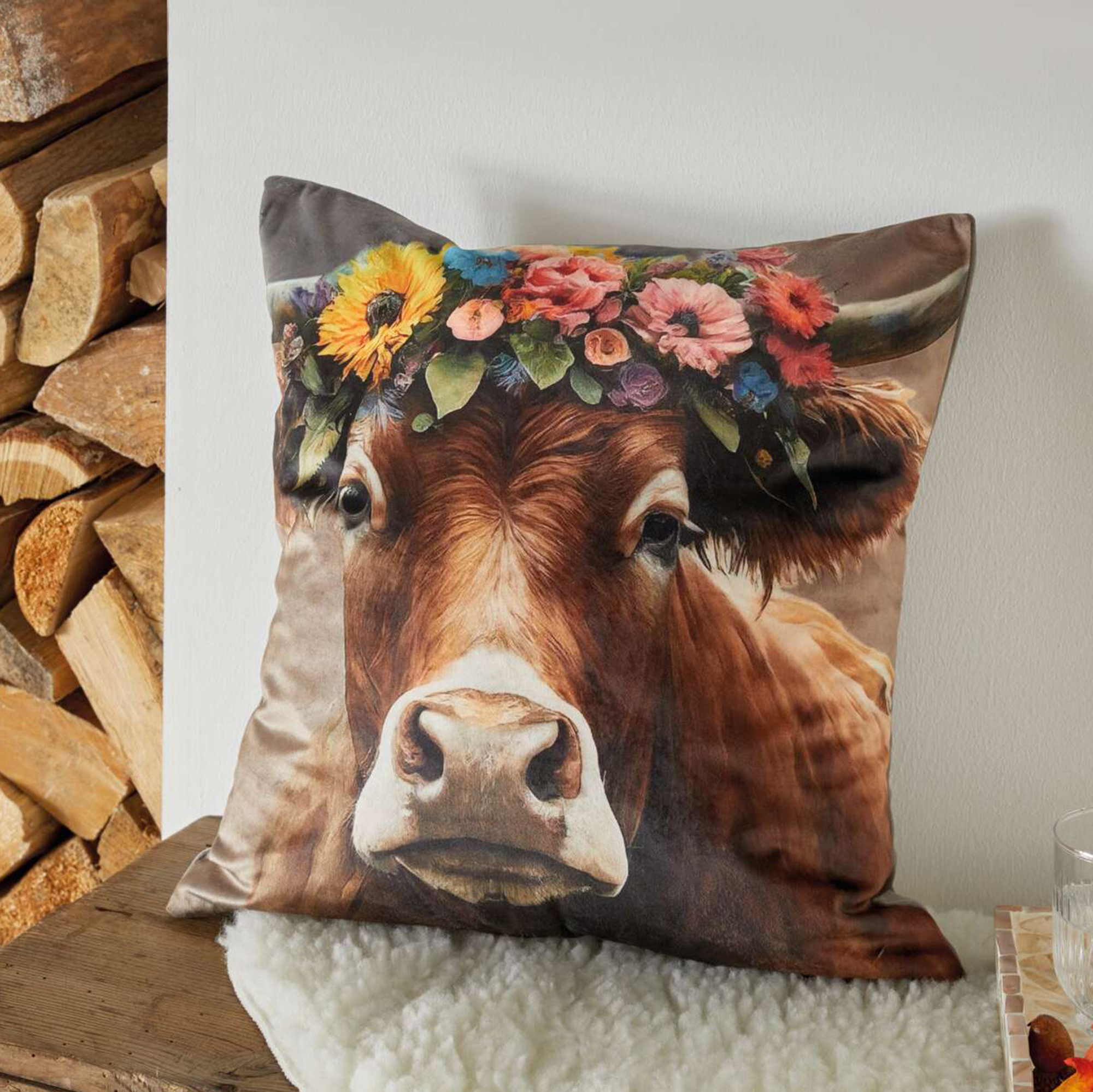 Acheter Housse de coussin "vache avec couronne de fleurs"  dans la boutique en ligne de Frank Flechtwaren pour Remplissages