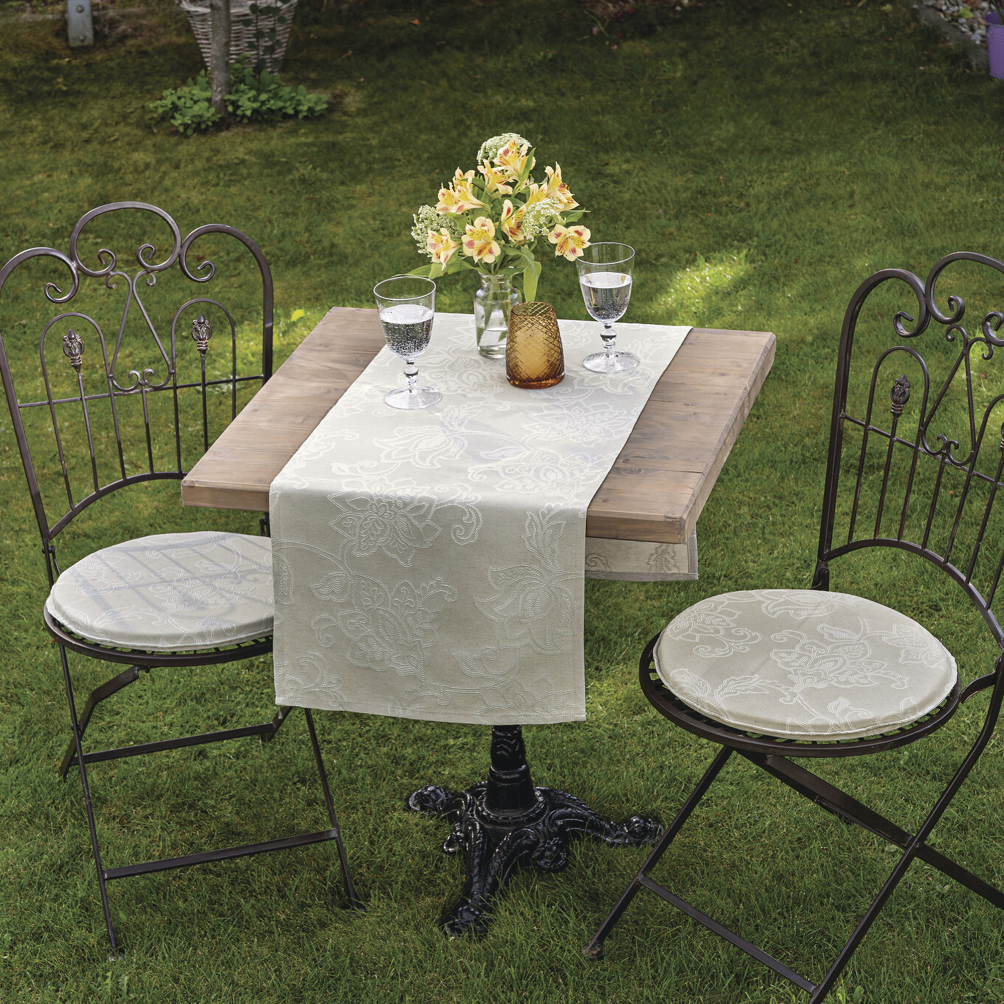 Acheter Galette de chaise ronde "romantique"  dans la boutique en ligne de Frank Flechtwaren pour Coussins de chaise