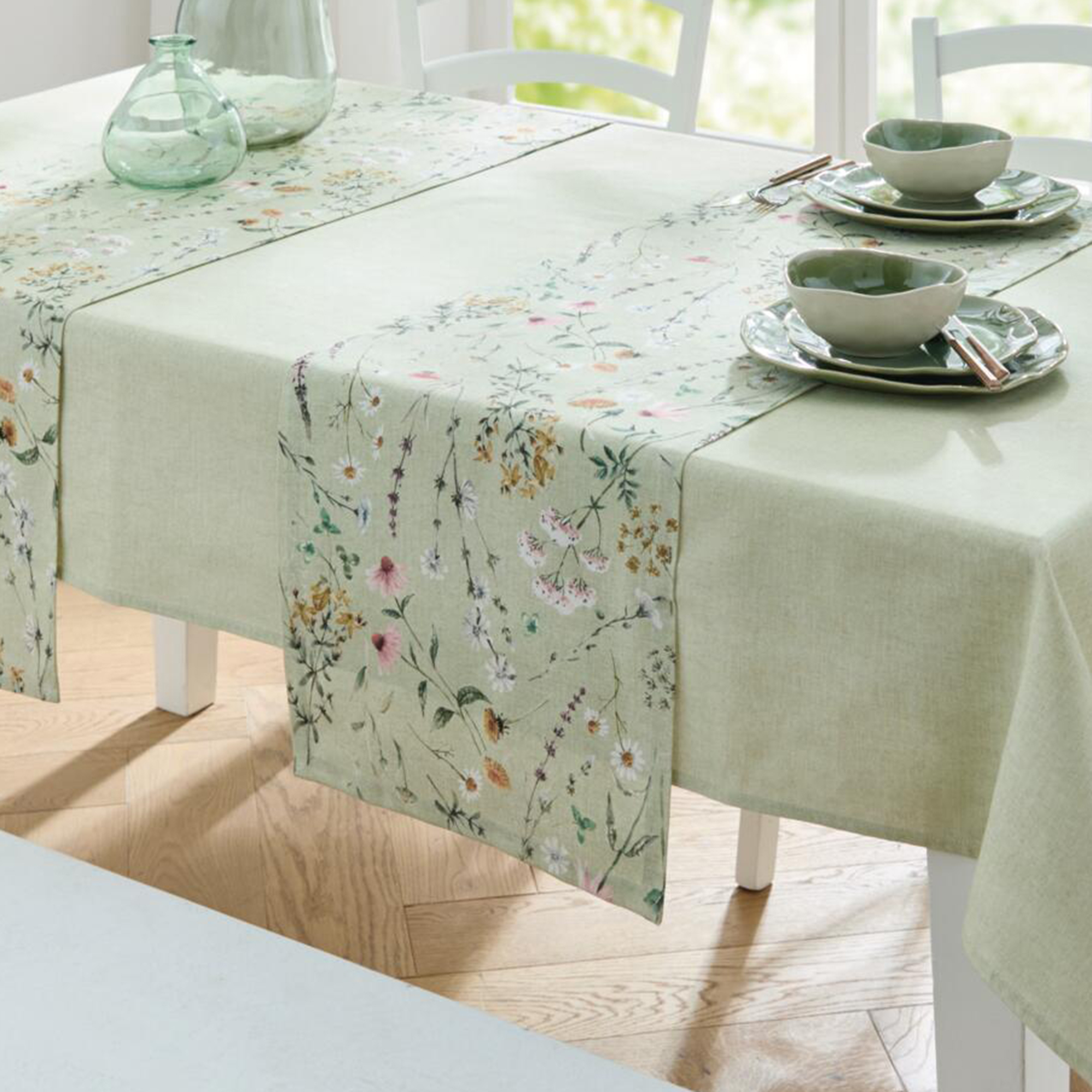 Acheter Chemin de table "mélange de fleurs "  dans la boutique en ligne de Frank Flechtwaren