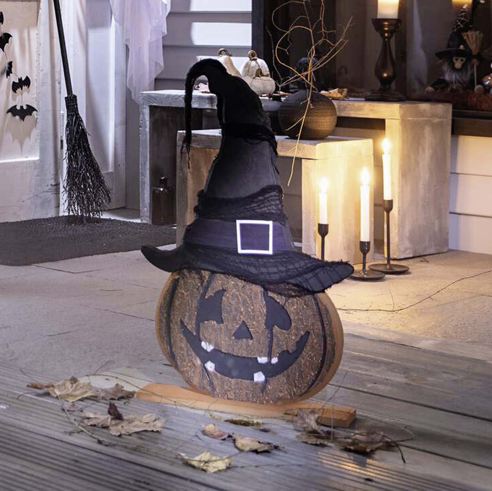 Acheter Décoration d'automne "citrouille sorcière"  dans la boutique en ligne de Frank Flechtwaren