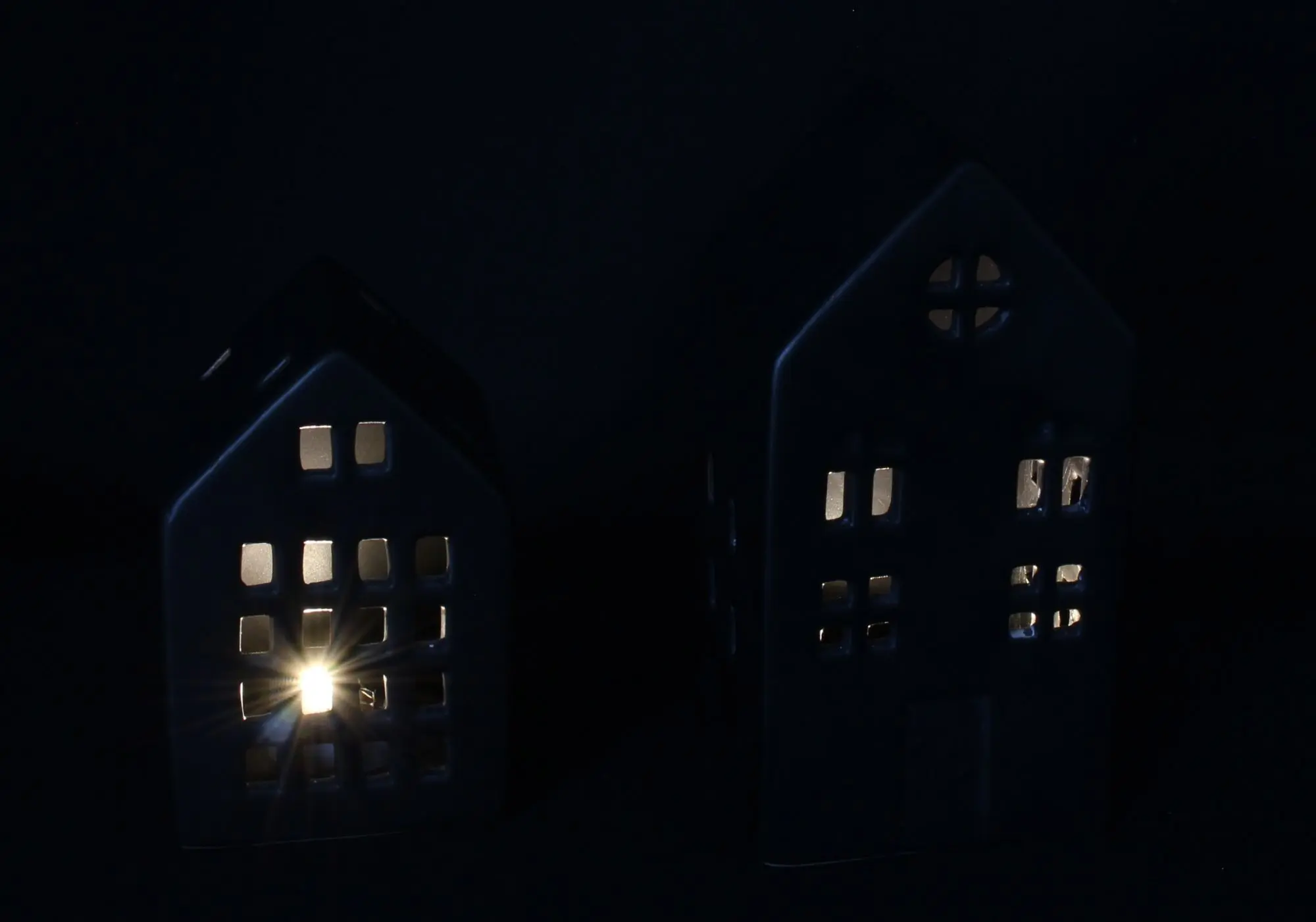 Acheter Lot de 2 maisons LED "Black"  dans la boutique en ligne de Frank Flechtwaren pour Pâques