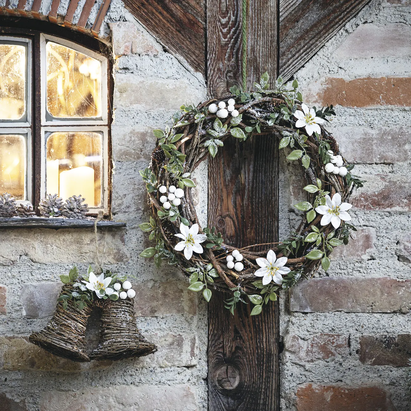 Acheter Couronne "rose de Noël"  dans la boutique en ligne de Frank Flechtwaren
