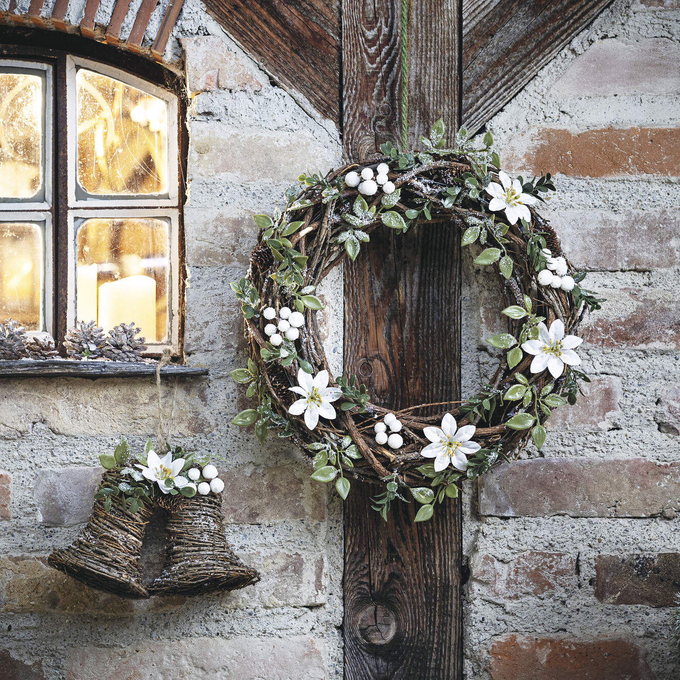 Acheter Couronne "rose de Noël"  dans la boutique en ligne de Frank Flechtwaren