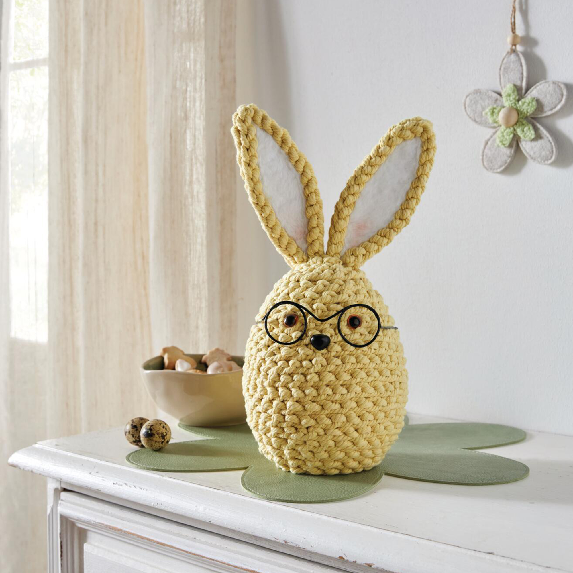 Acheter Figurine lapin "professeur"  dans la boutique en ligne de Frank Flechtwaren