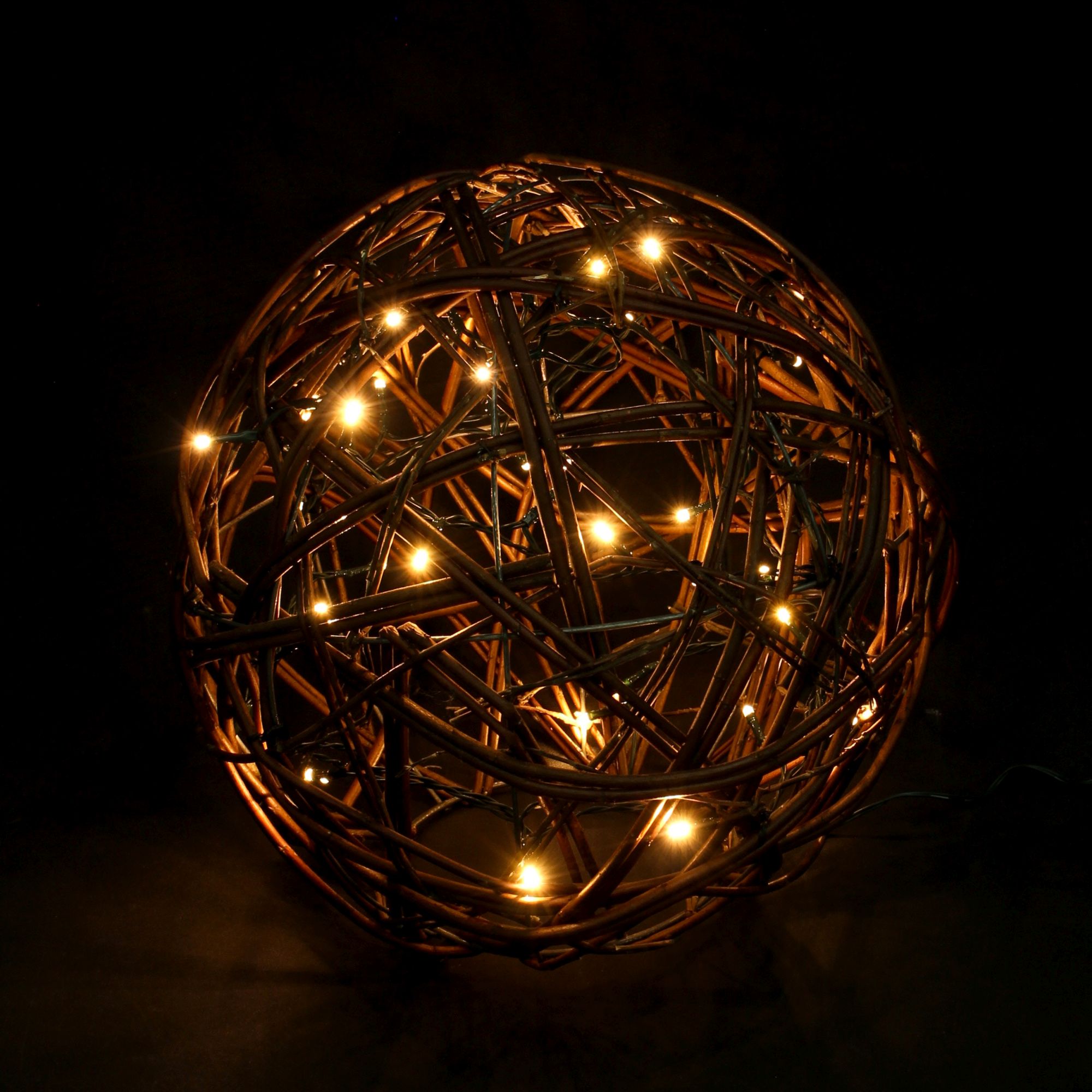 Acheter Boule LED "lumineuse" dans la boutique en ligne de Frank Flechtwaren pour Noël Acheter Boule LED "lumineuse" dans la boutique en ligne de Frank Flechtwaren pour Noël