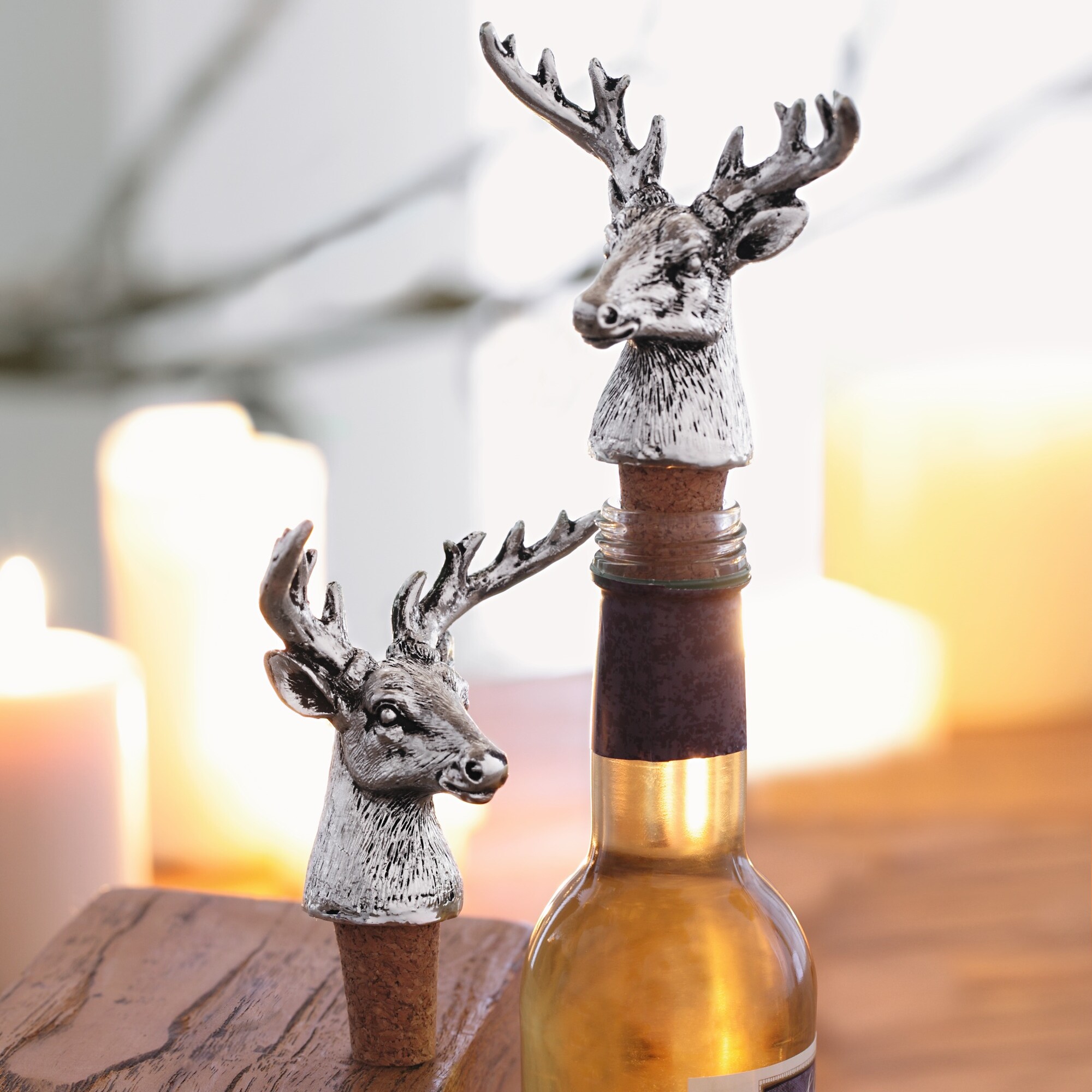 Acheter Lot de 2 bouchons pour bouteilles "cerf argenté"  dans la boutique en ligne de Frank Flechtwaren