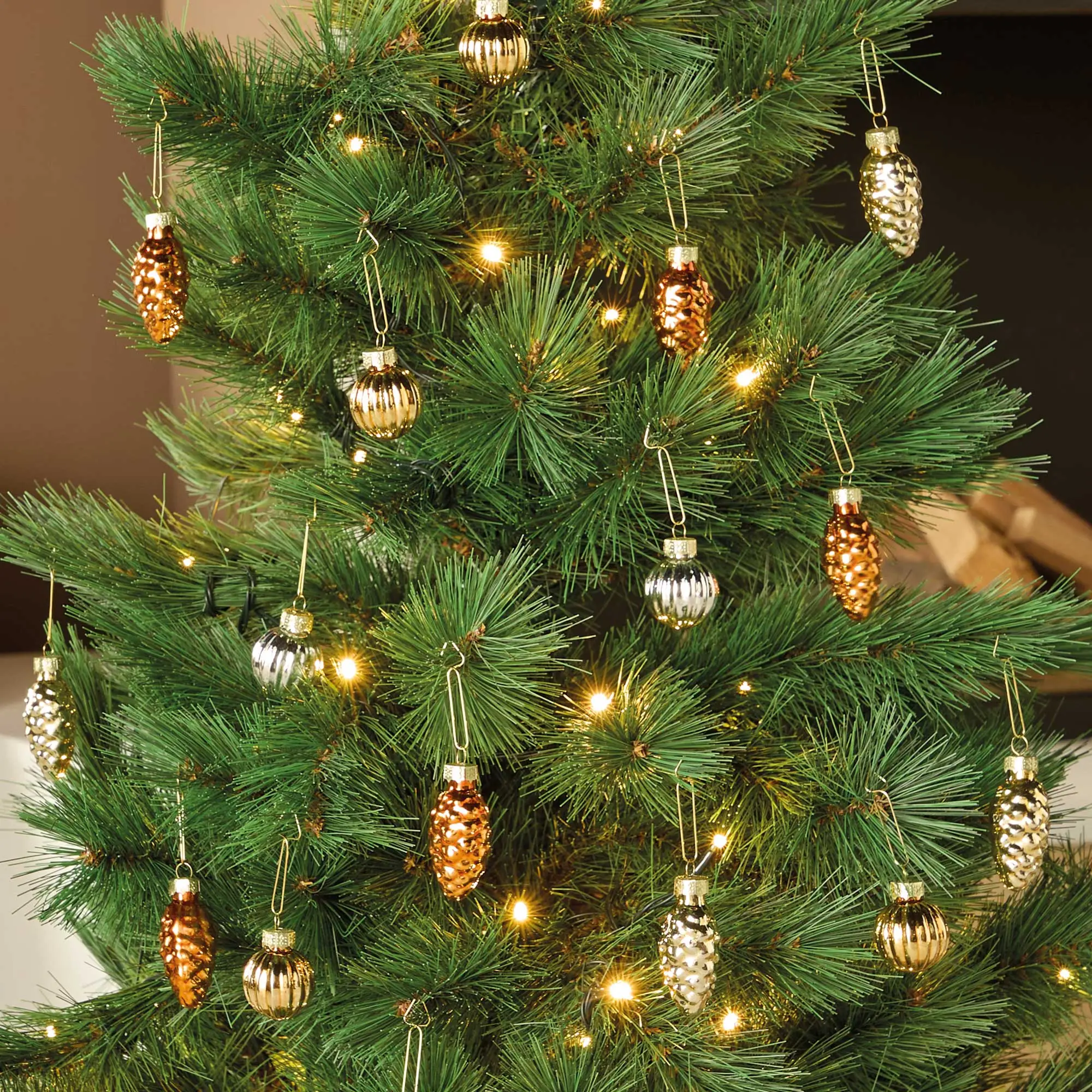 Acheter Décorations de Noël « Pommes de pin et boules », lot de 27 pièces dans la boutique en ligne de Frank Flechtwaren
