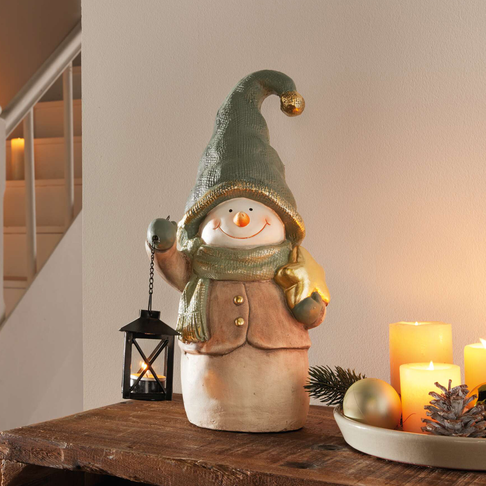 Acheter Figurine "bonhomme de neige avec lanterne"  dans la boutique en ligne de Frank Flechtwaren