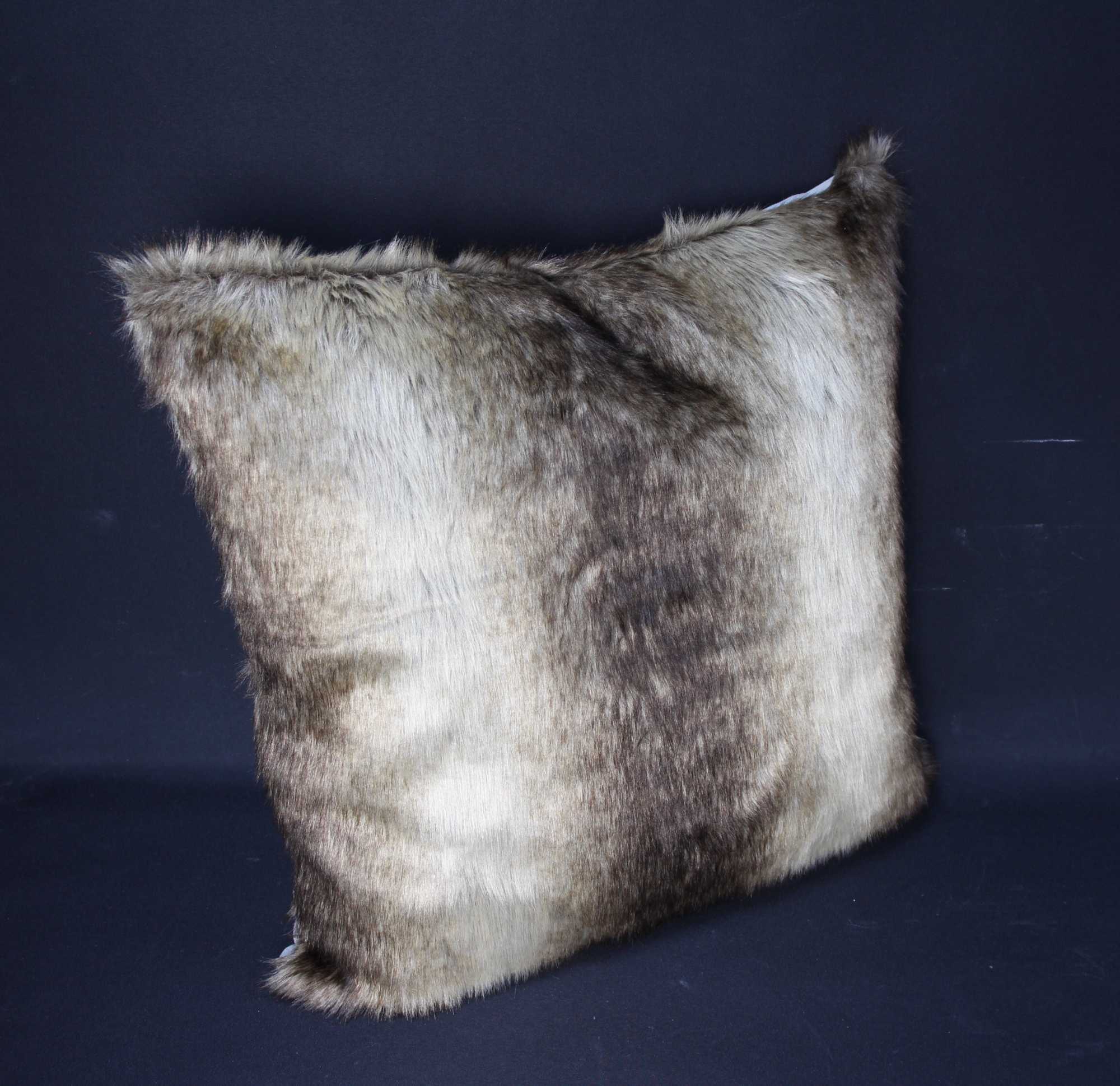 Acheter Housse de coussin "fourrure" dans la boutique en ligne de Frank Flechtwaren pour Remplissages Acheter Housse de coussin "fourrure" dans la boutique en ligne de Frank Flechtwaren pour Remplissages
