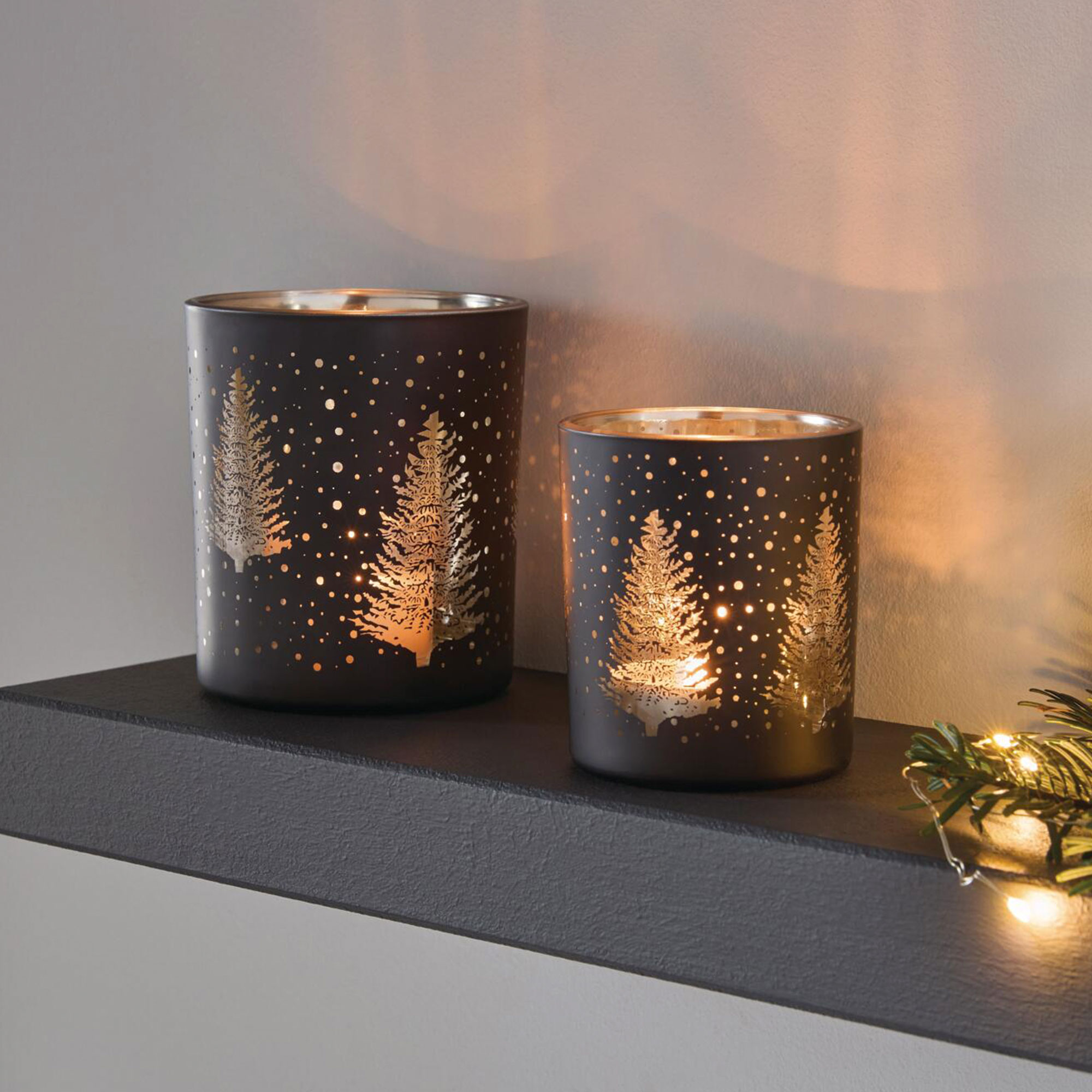 Acheter Lot de 2 lumignons "forêt de sapins"  dans la boutique en ligne de Frank Flechtwaren