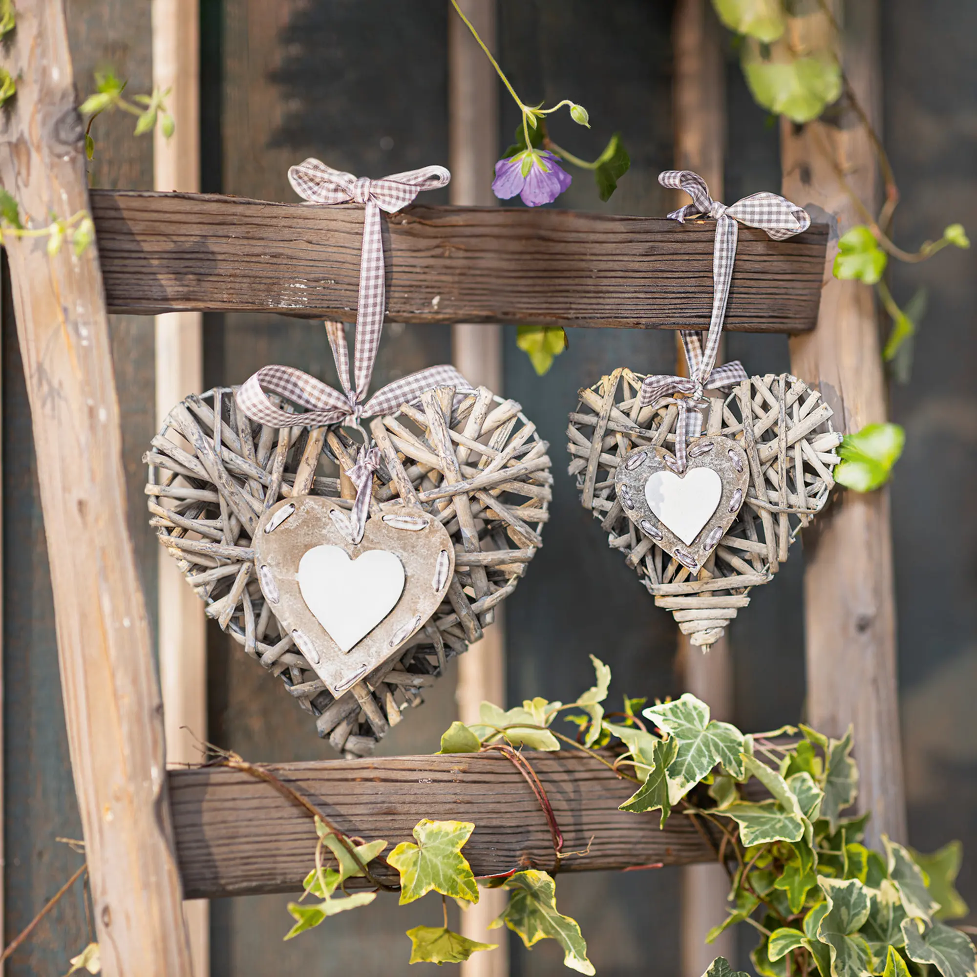 Acheter Lot de 2 suspensions "coeur en osier"  dans la boutique en ligne de Frank Flechtwaren