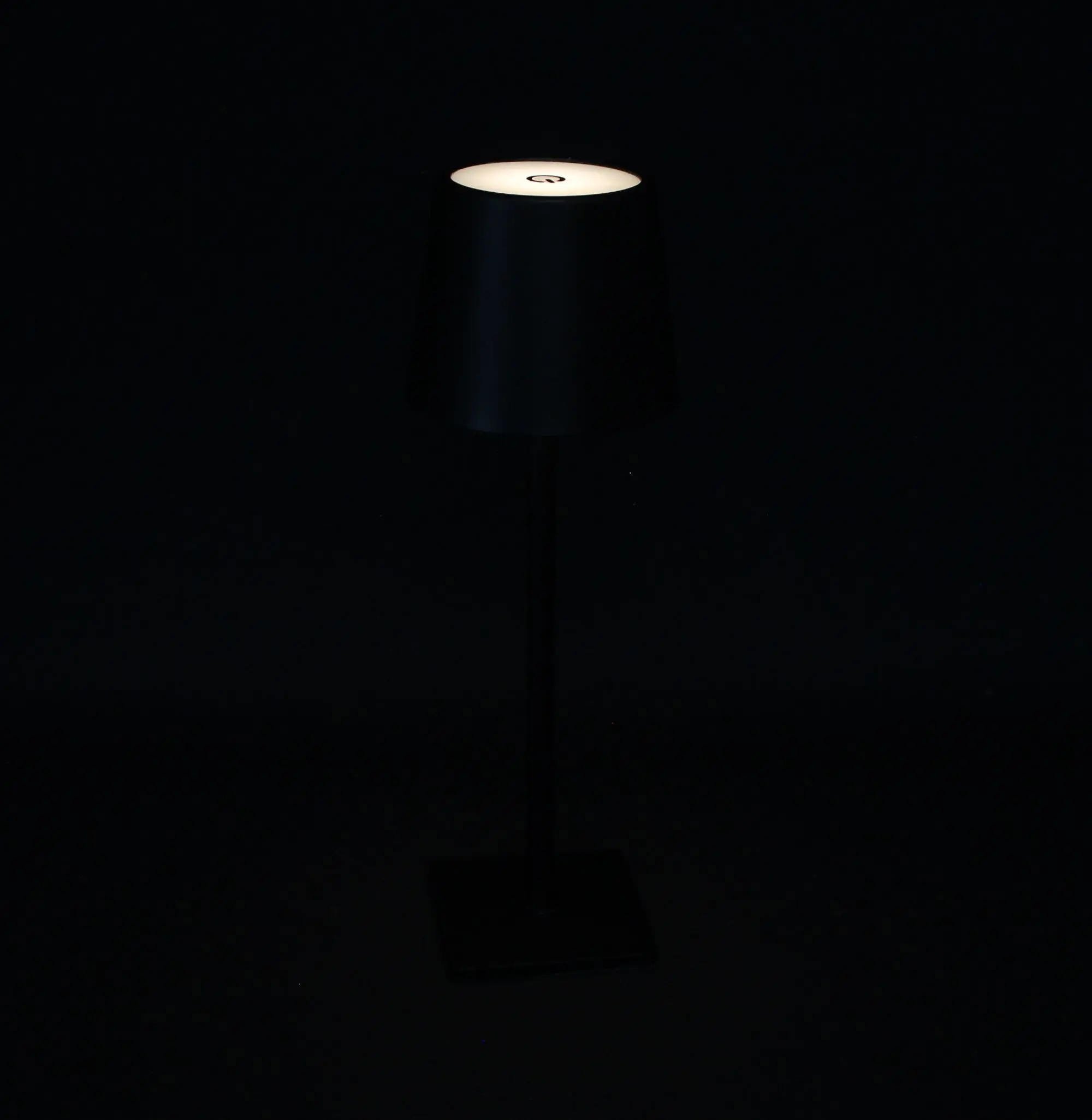 Acheter Lampe de table LED « Black Touch » dans la boutique en ligne de Frank Flechtwaren pour Éclairage LED